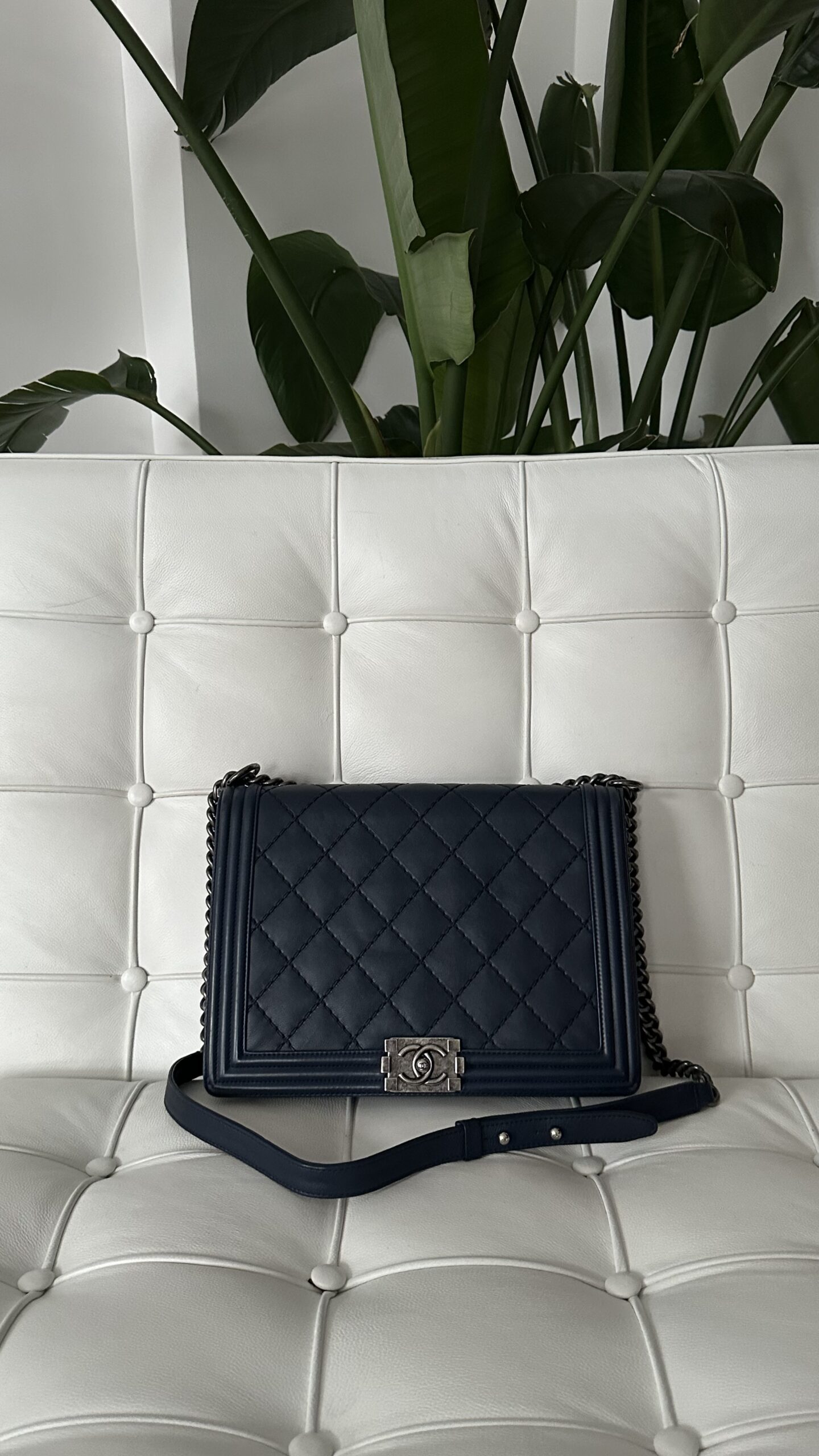 Chanel Boy klasyka granat skóra