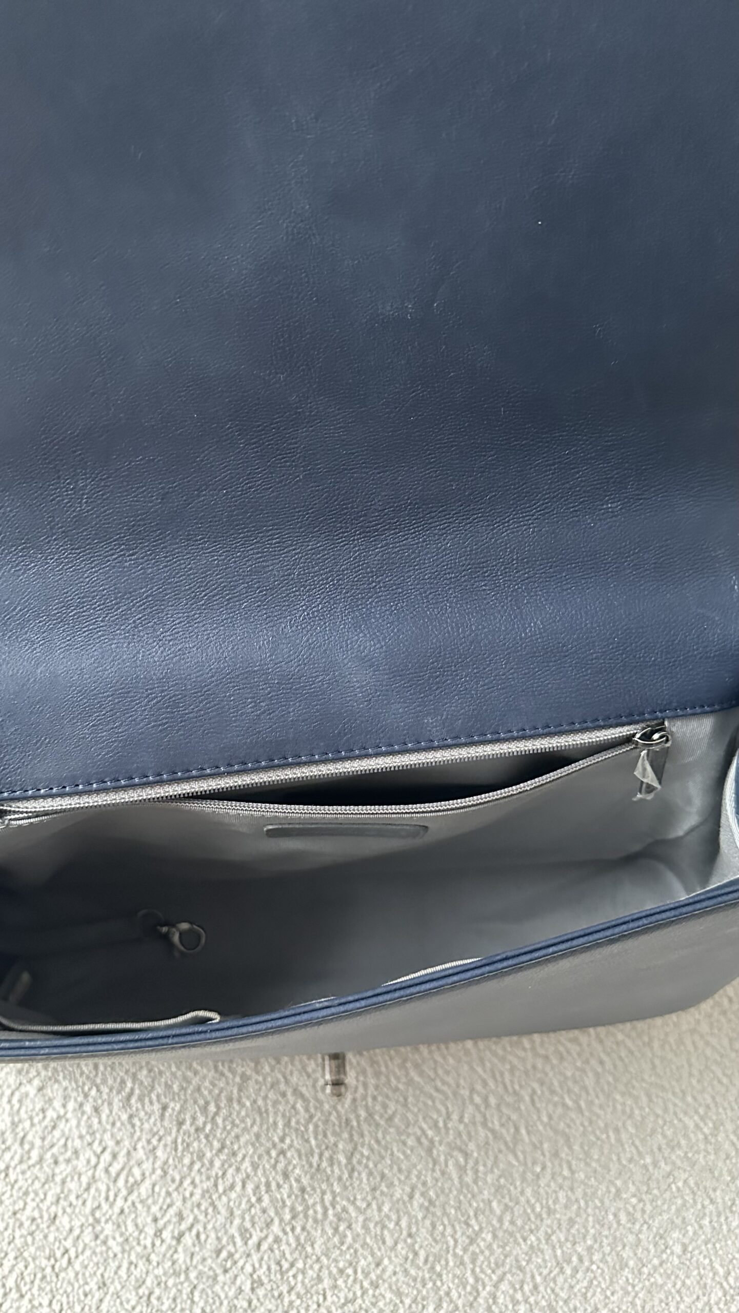 Chanel Boy klasyka granat skóra - obrazek 6