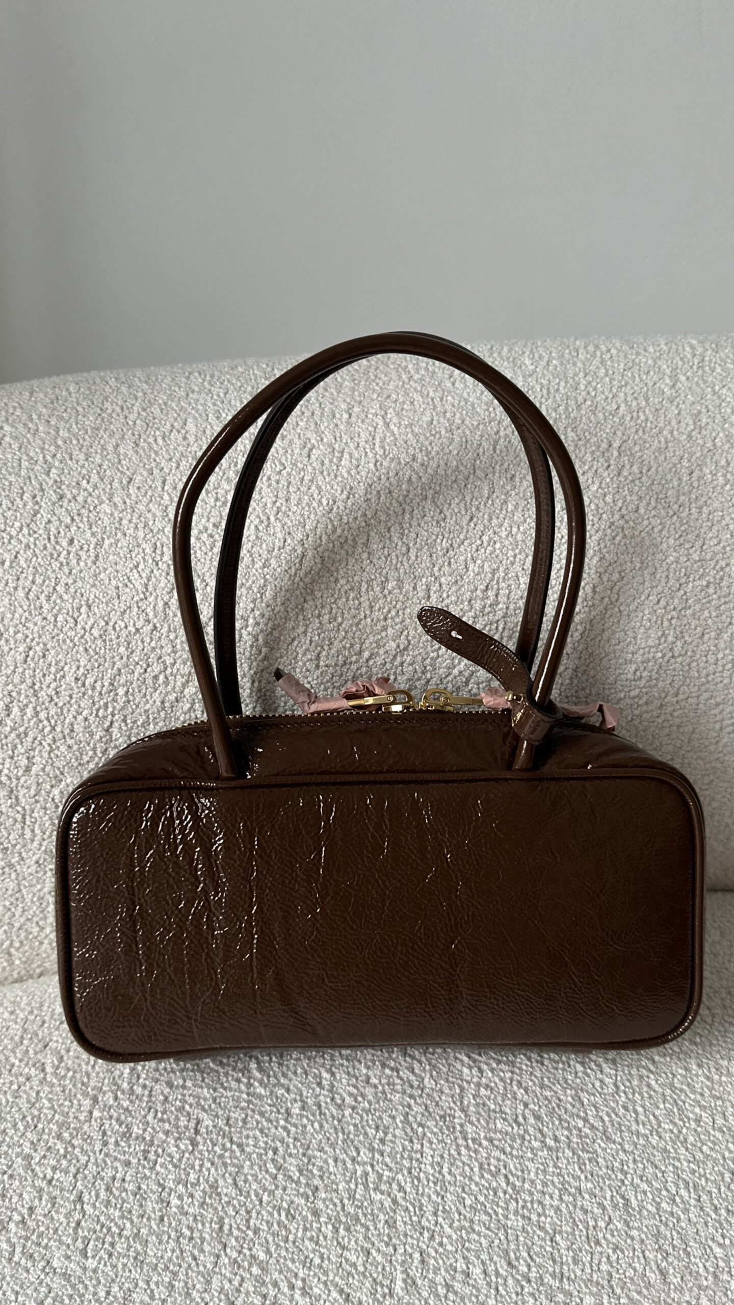 Miu miu Beau naplak patent brązowa lakierowana torebka - obrazek 3