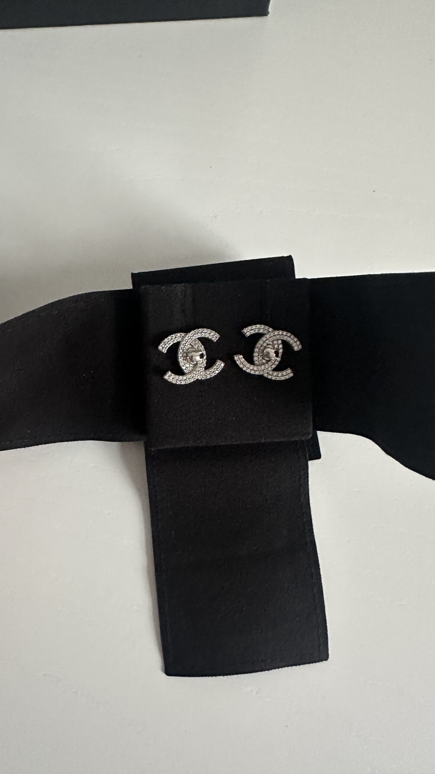 Chanel srebrne z cyrkoniami kolczyki - obrazek 2