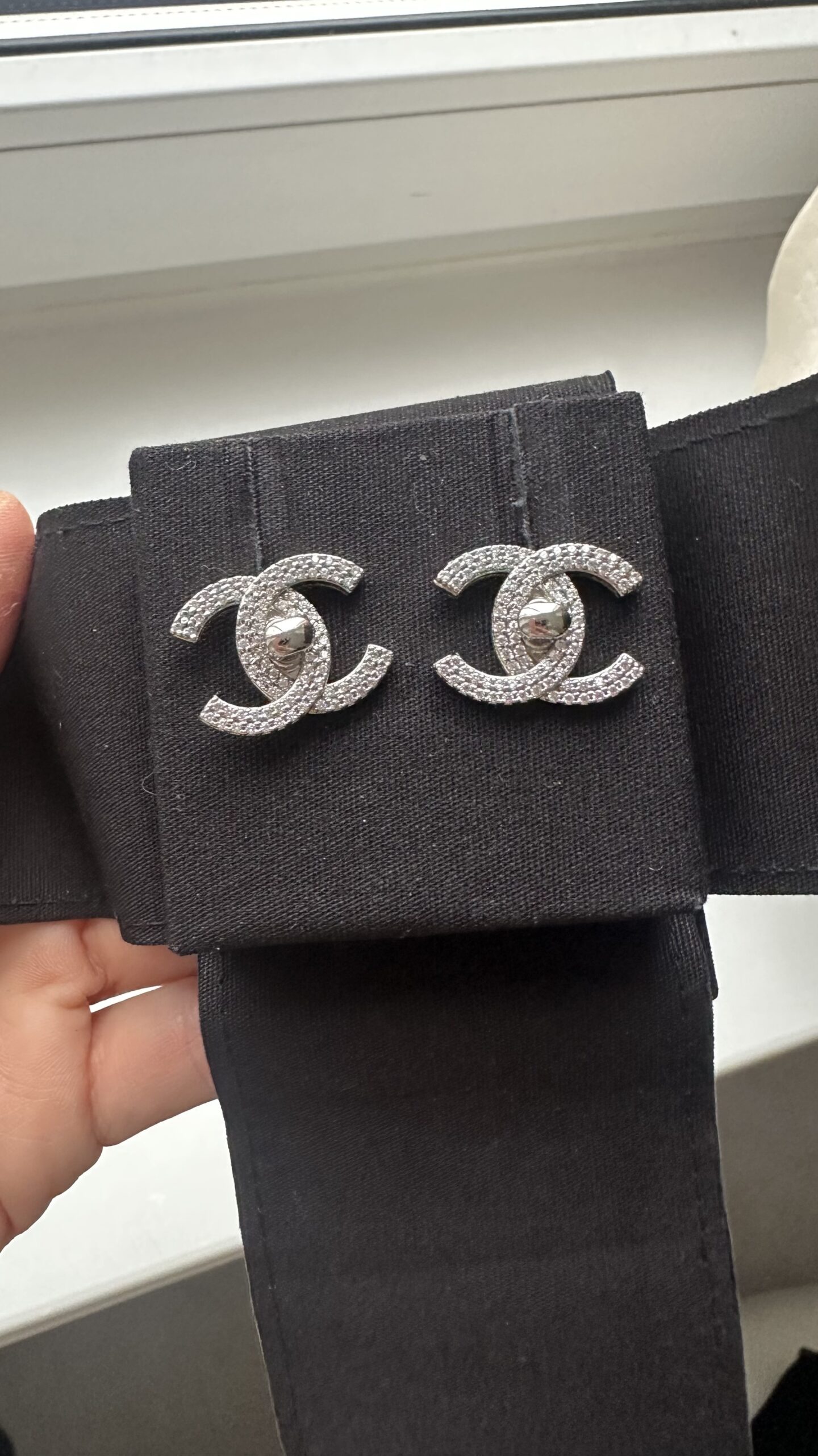 Chanel srebrne z cyrkoniami kolczyki - obrazek 3