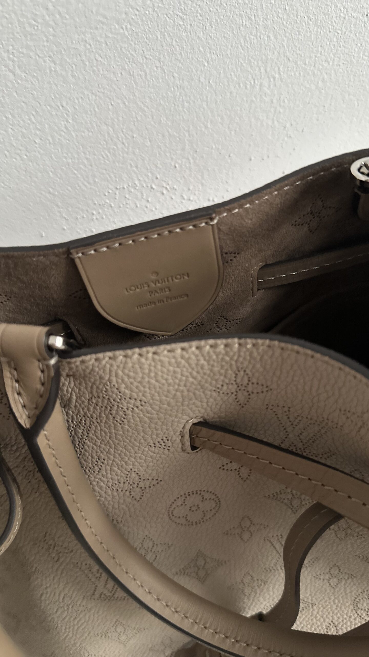 Louis Vuitton Mahina Girolata bezowa torebka - obrazek 9