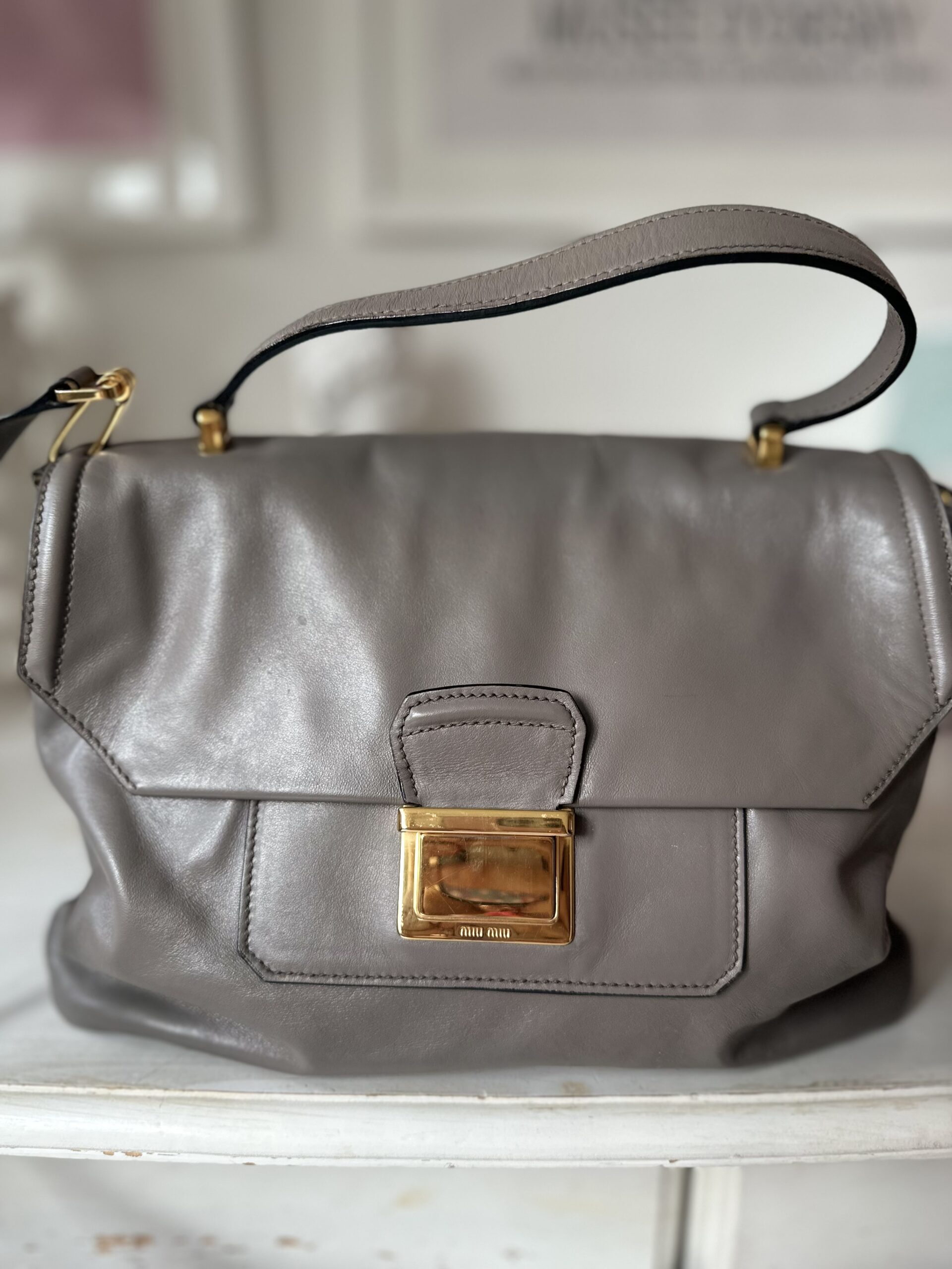 Miu Miu duża vintage torebka w szarym kolorze - obrazek 2