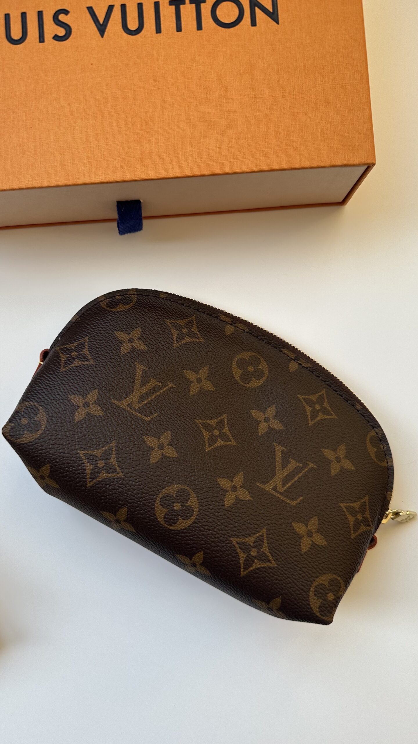 Louis Vuitton cosmetic pouch pm monogram kosmetyczka - obrazek 2