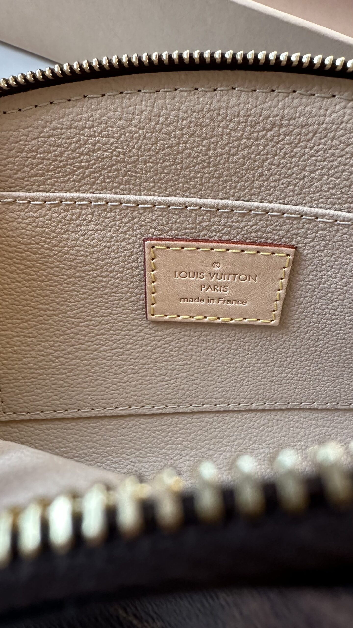 Louis Vuitton cosmetic pouch pm monogram kosmetyczka - obrazek 5