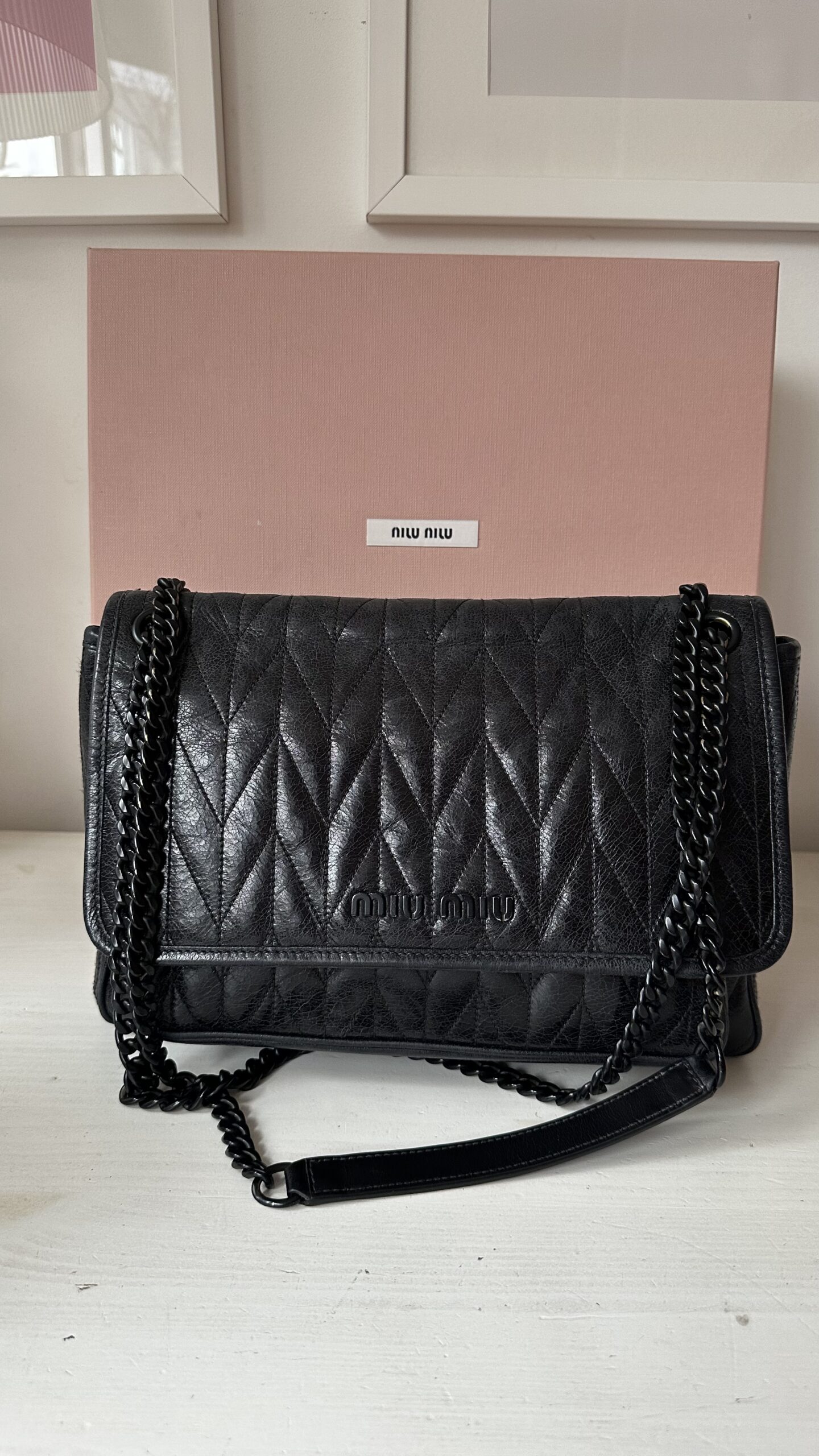 Miu Miu Matelassé czarna klasyczna torebka