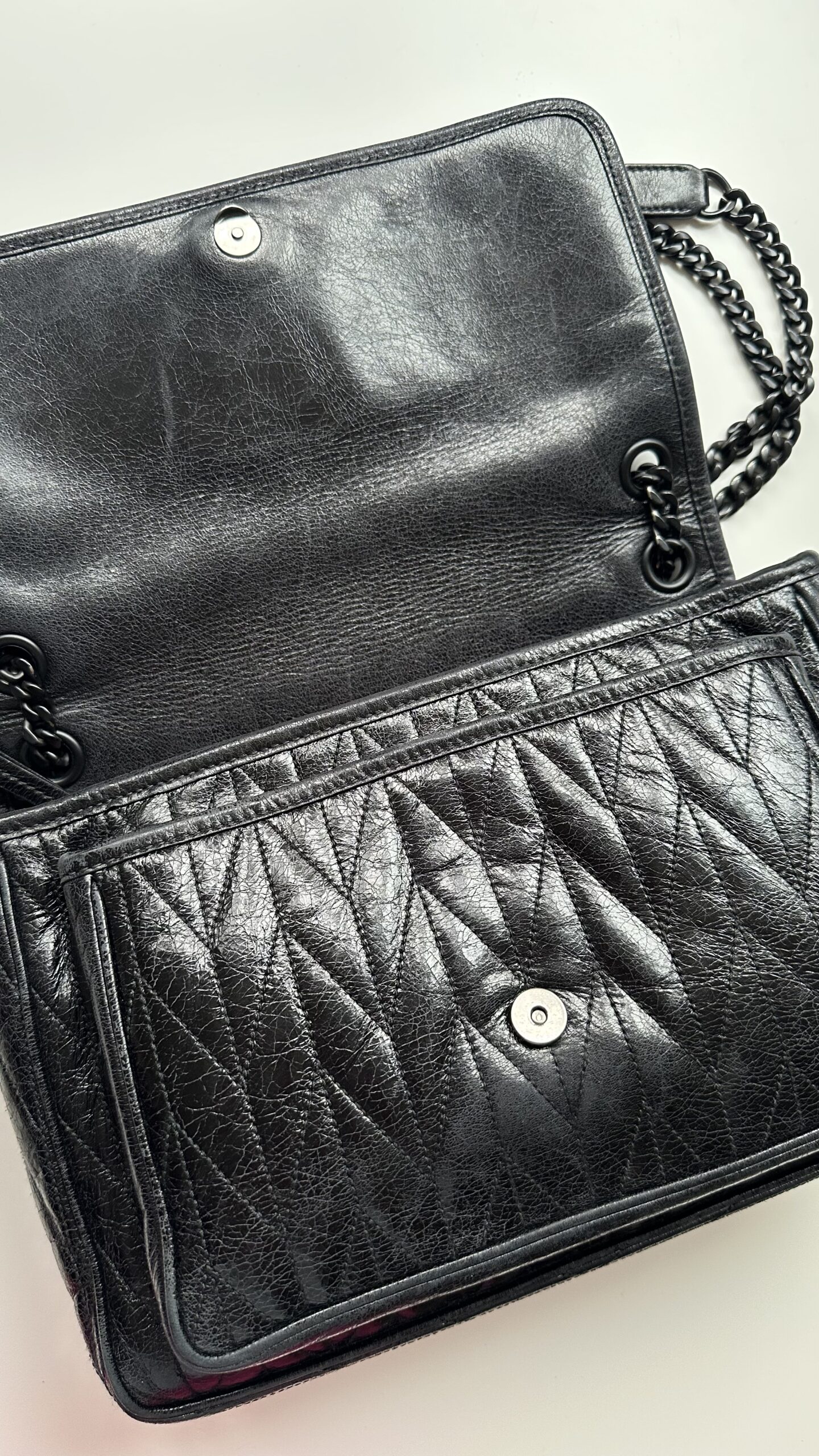 Miu Miu Matelassé czarna klasyczna torebka - obrazek 6