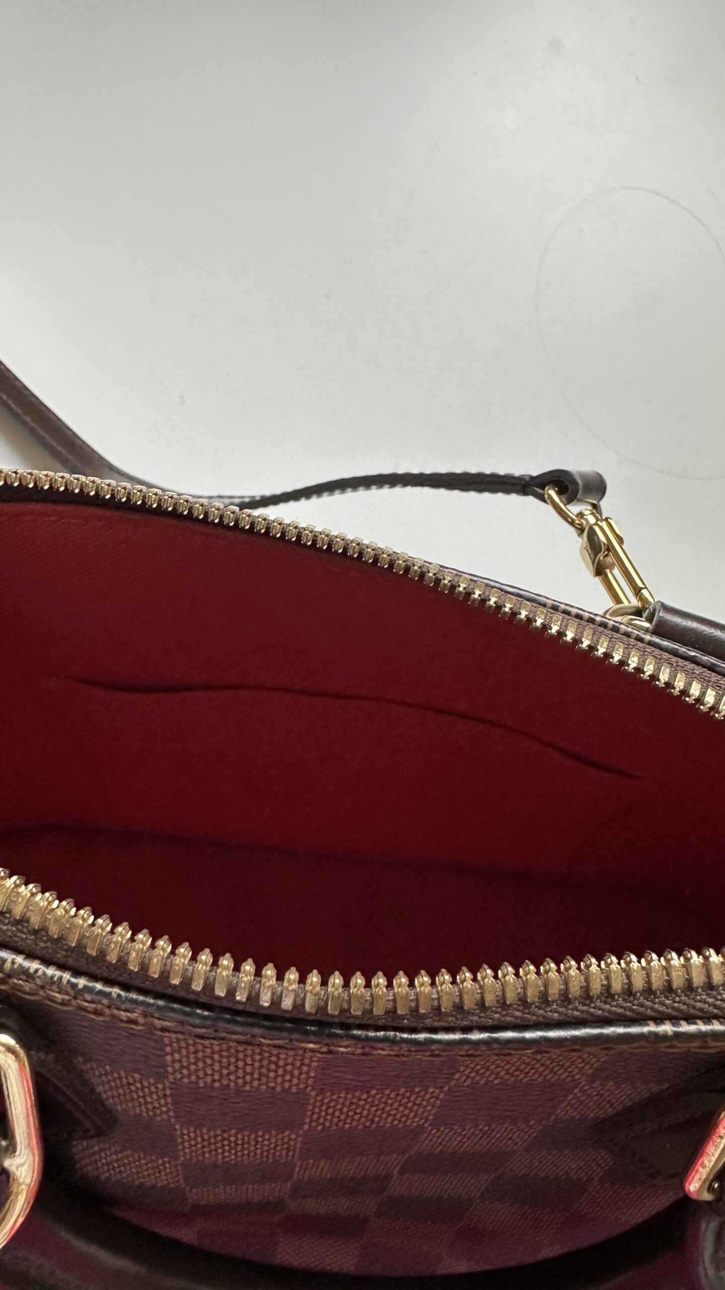 Louis Vuitton Alma bb damier ebene kuferek - obrazek 8