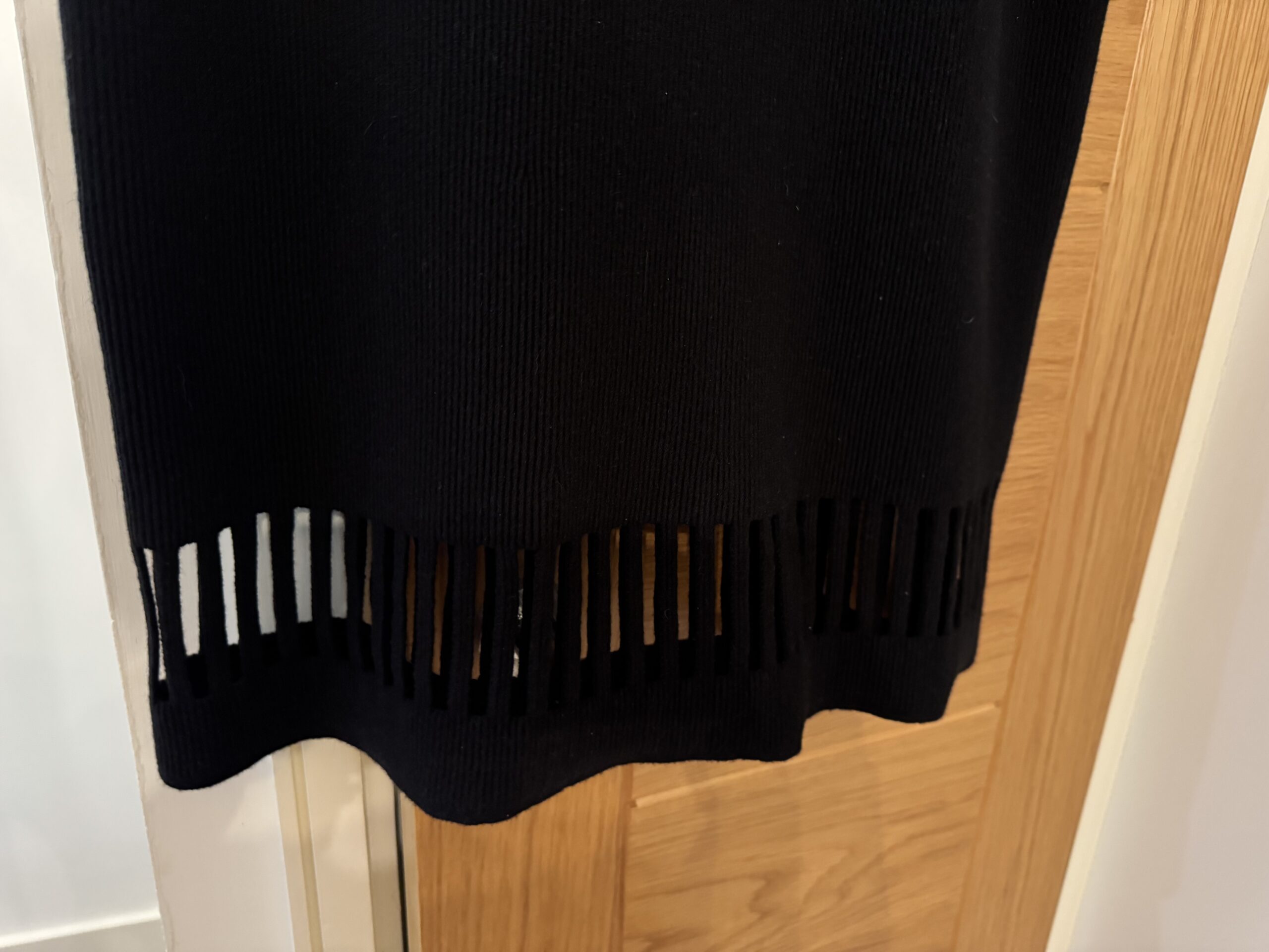 Chanel CC czarna sukienka wełna z angora kolekcja Karla Lagerfelda rozmiar FR42, L stan bardzo dobry - obrazek 5