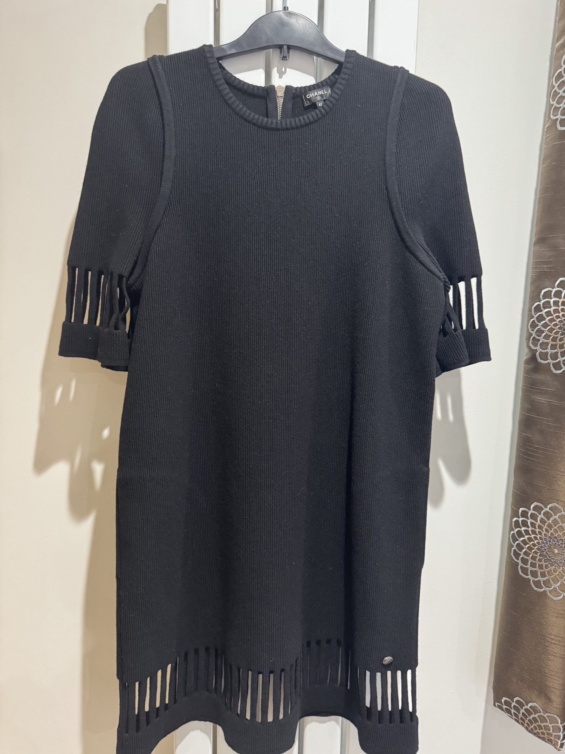 Chanel CC czarna sukienka wełna z angora kolekcja Karla Lagerfelda rozmiar FR42, L stan bardzo dobry - obrazek 3