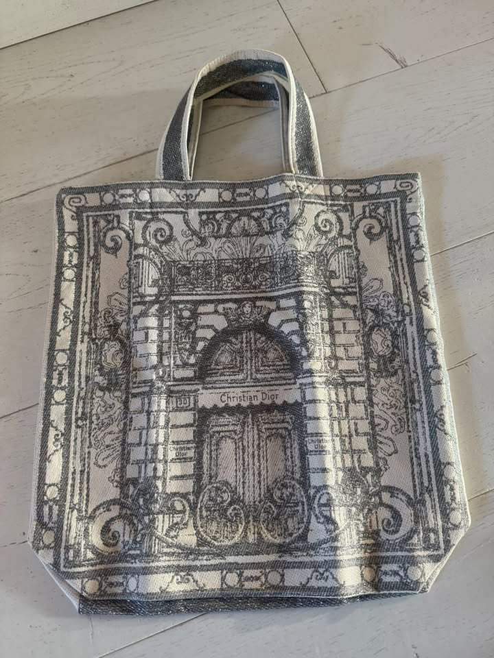 Dior 30 Avenue Montaigne letnia torebka