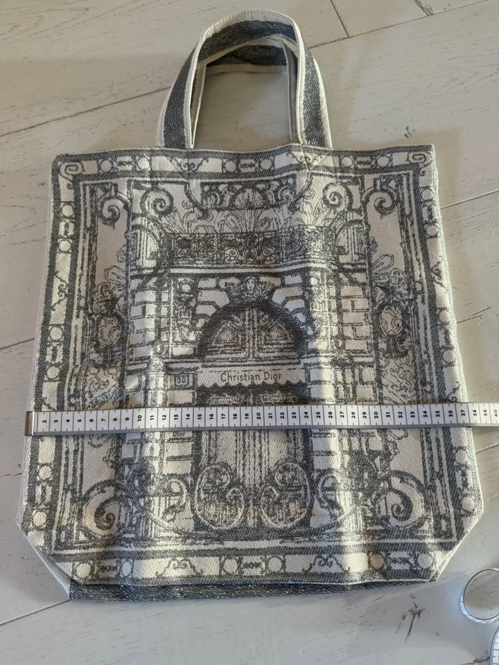 Dior 30 Avenue Montaigne letnia torebka - obrazek 3