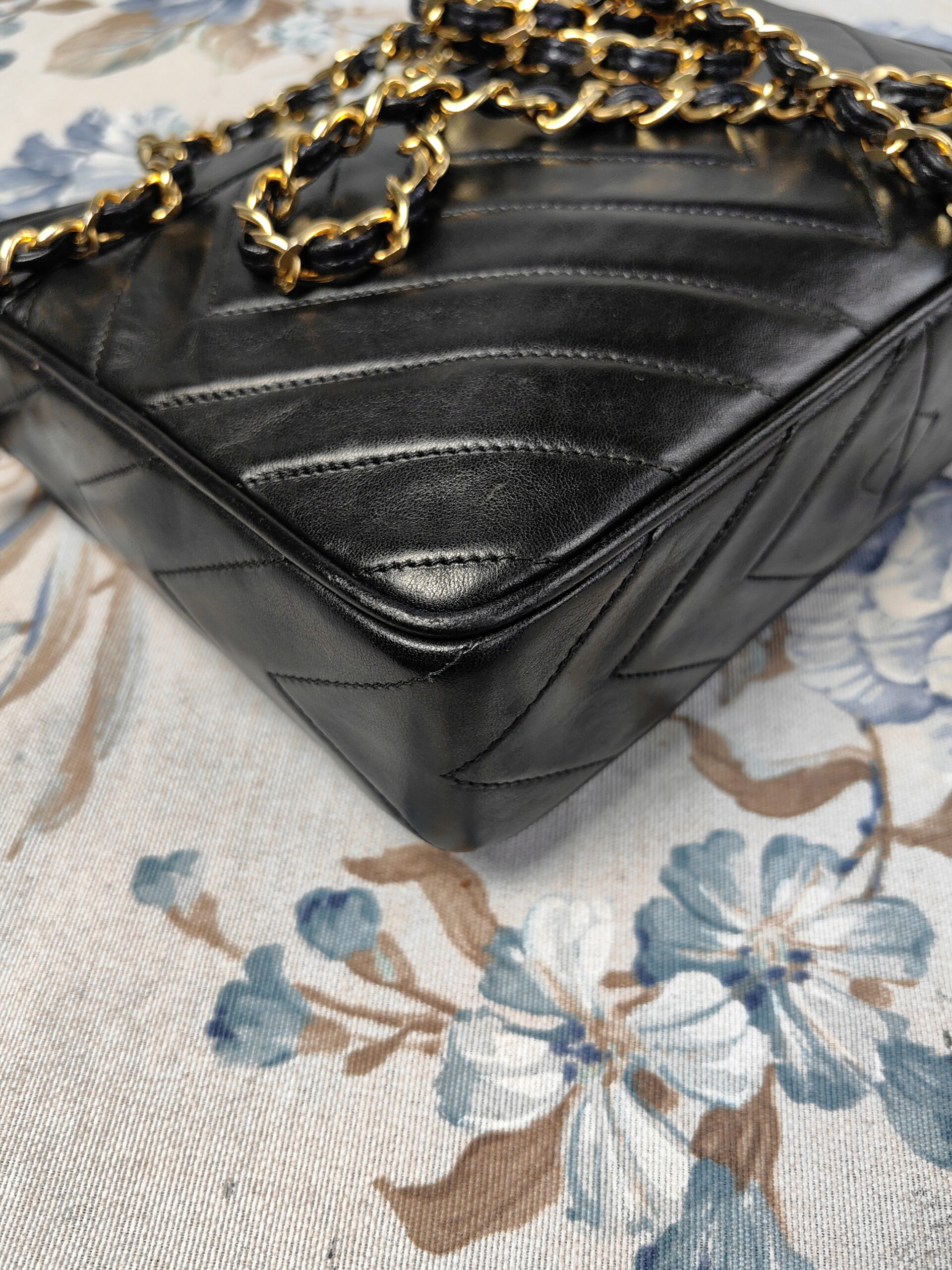 CHANEL CC logo dimond quilted bag - obrazek 9