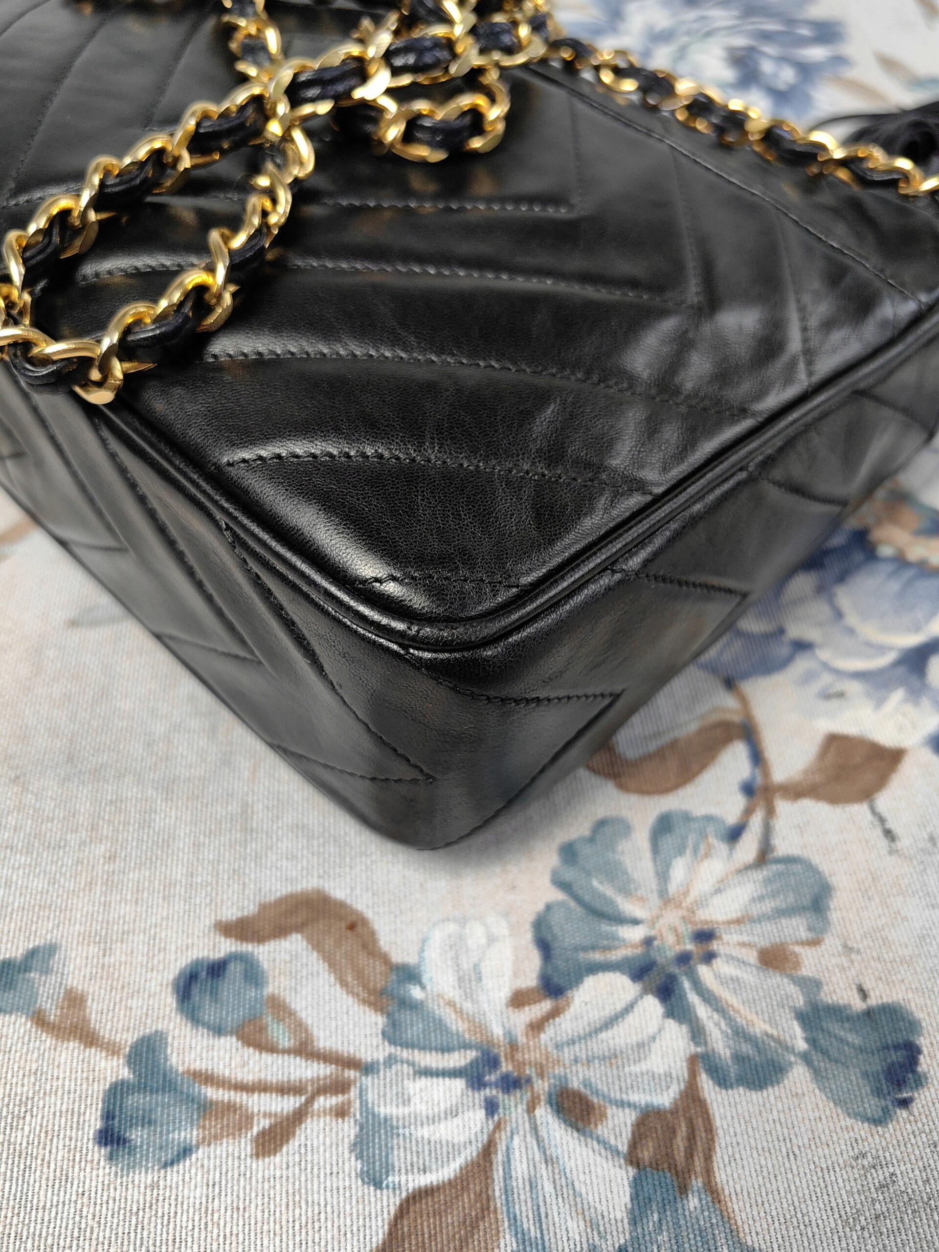 CHANEL CC logo dimond quilted bag - obrazek 10