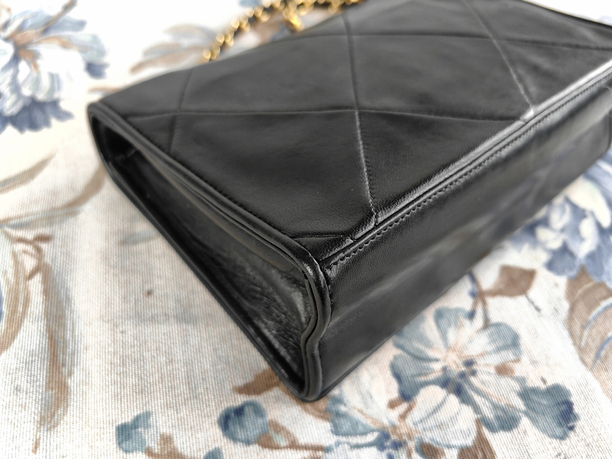 CHANEL CC quilted flap shoulder bag - obrazek 13