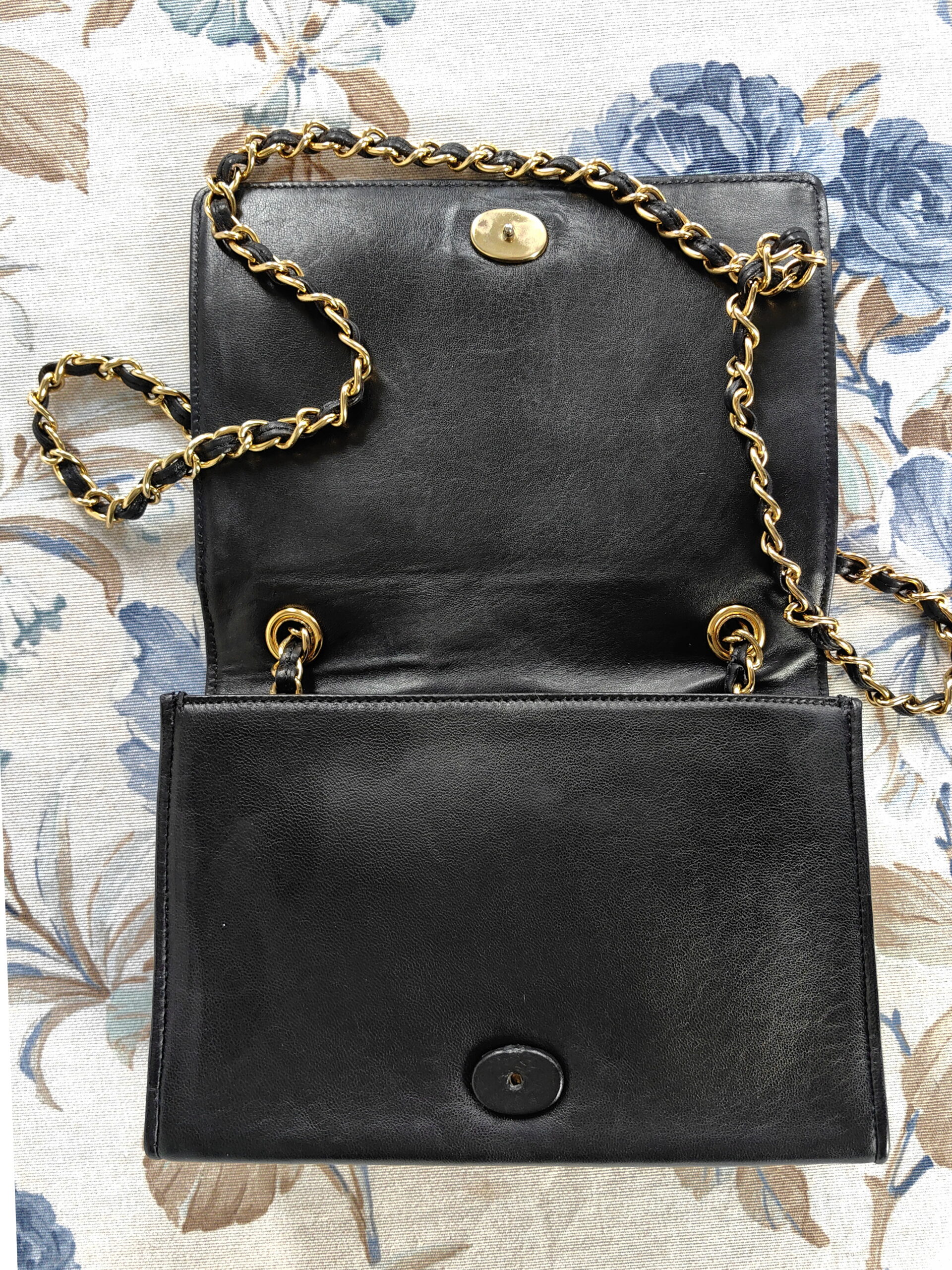 CHANEL CC quilted flap shoulder bag - obrazek 18