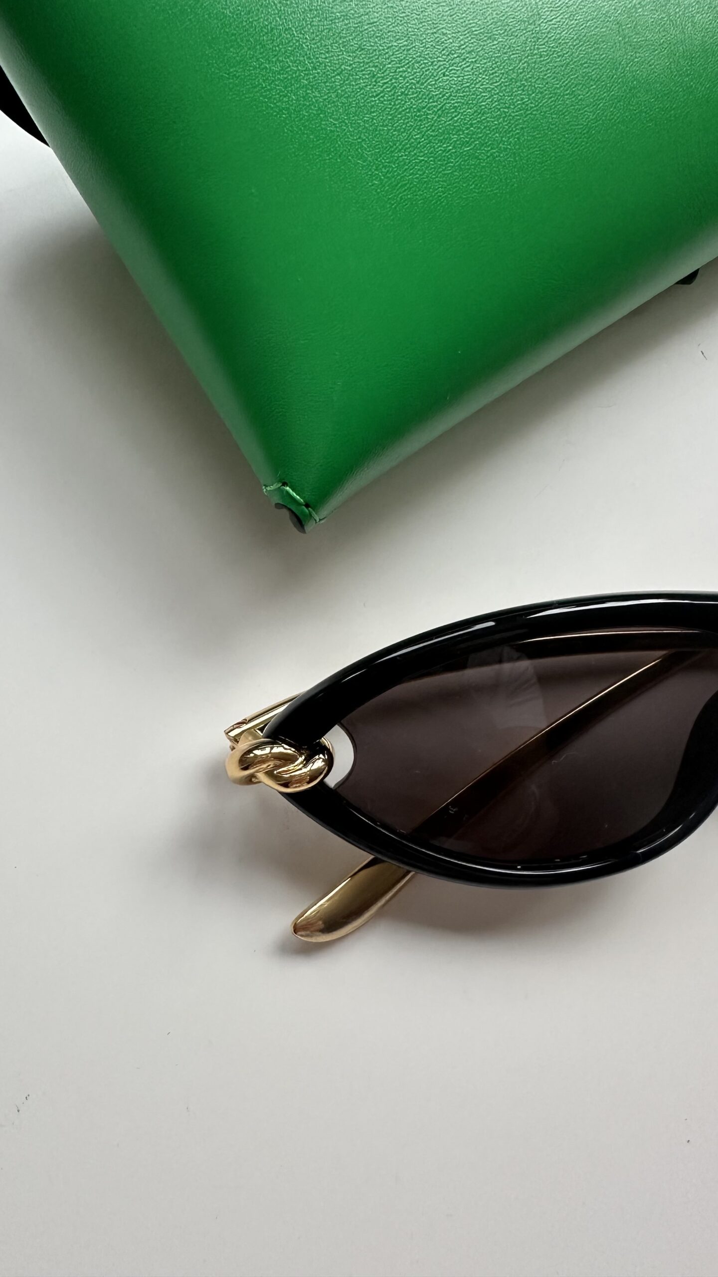 Bottega Veneta okulary przeciwsłoneczne czarne - obrazek 2