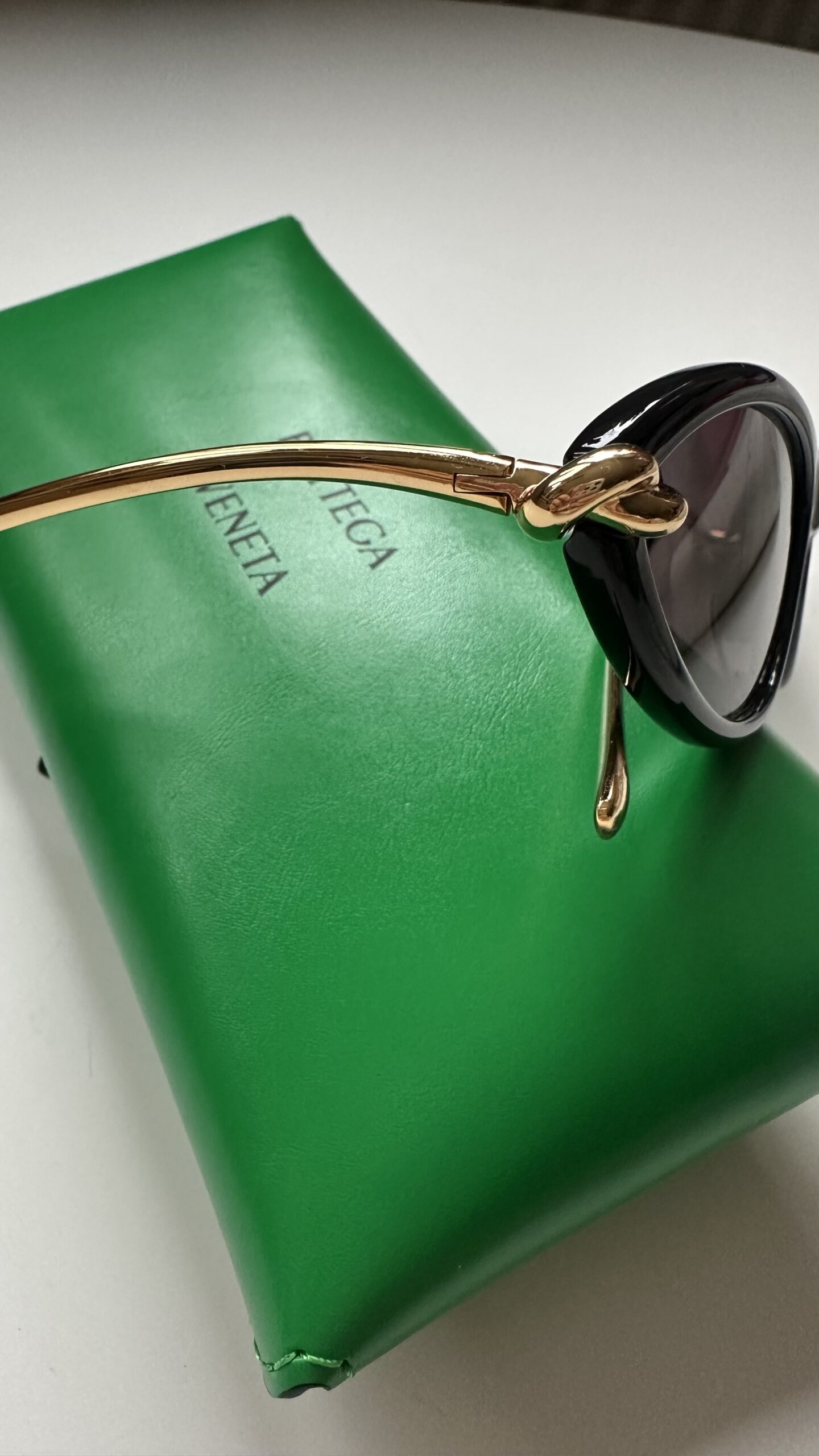 Bottega Veneta okulary przeciwsłoneczne czarne - obrazek 5