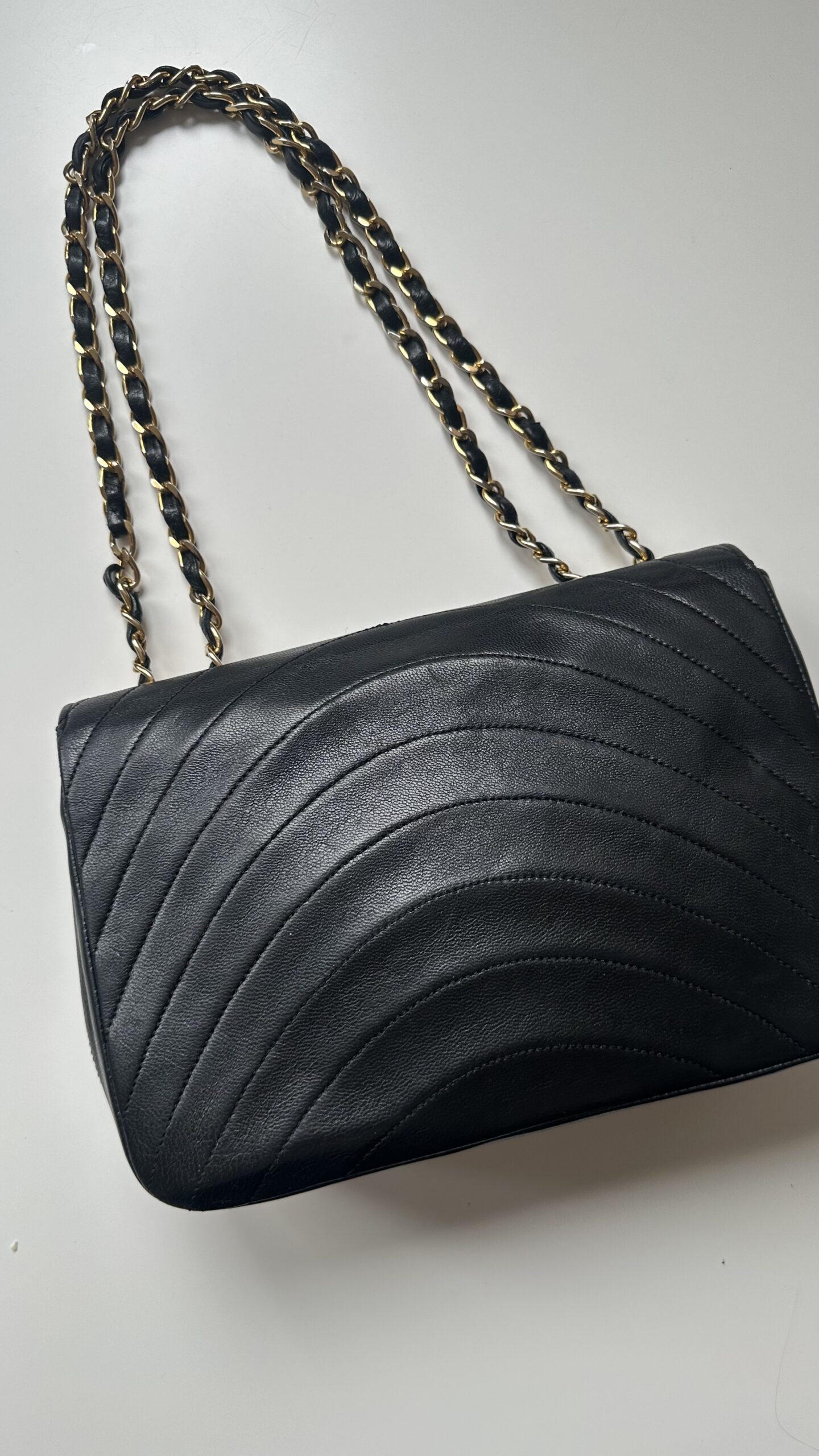 Chanel Half moon box double chain flap bag - obrazek 2
