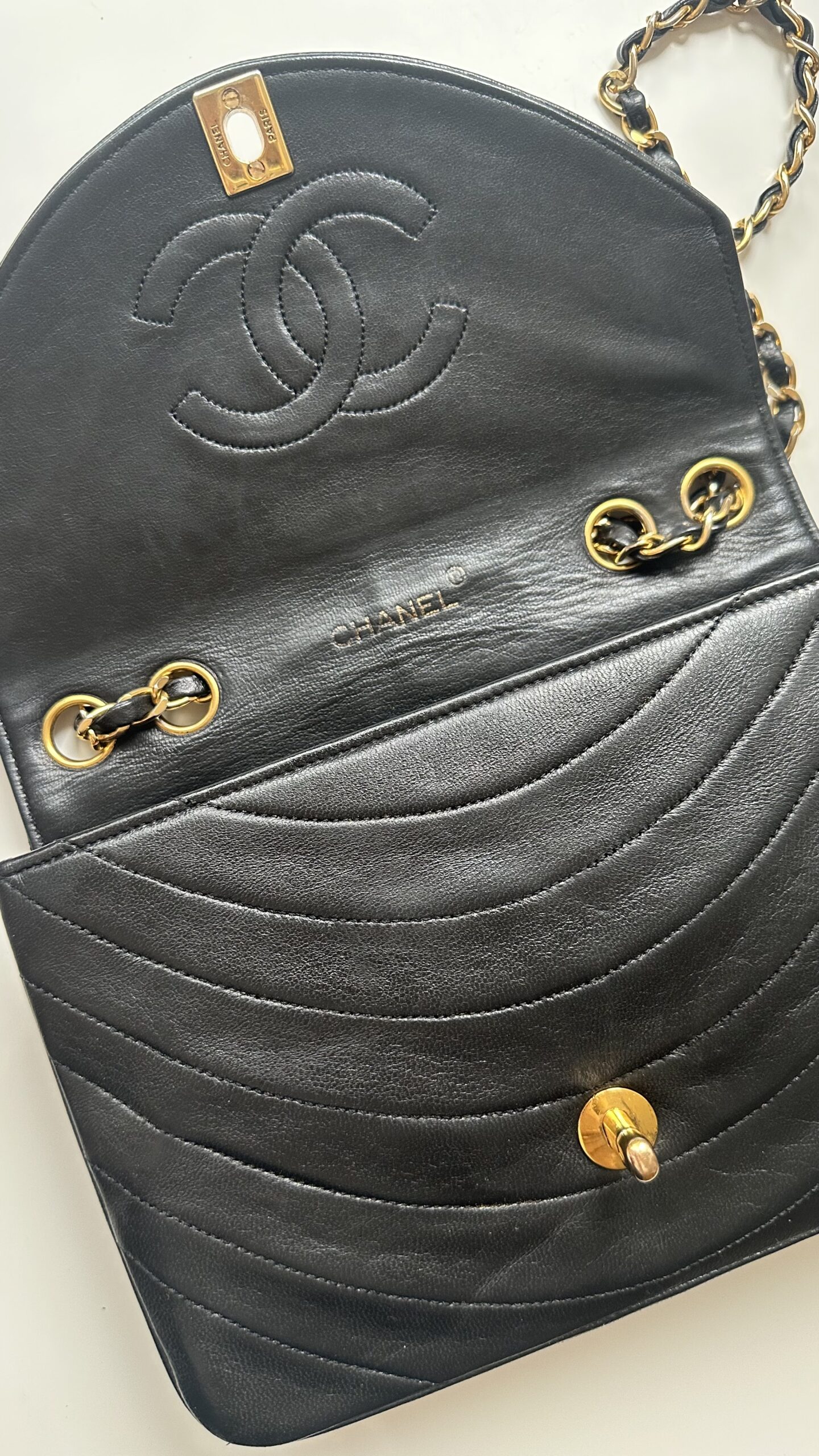 Chanel Half moon box double chain flap bag - obrazek 3