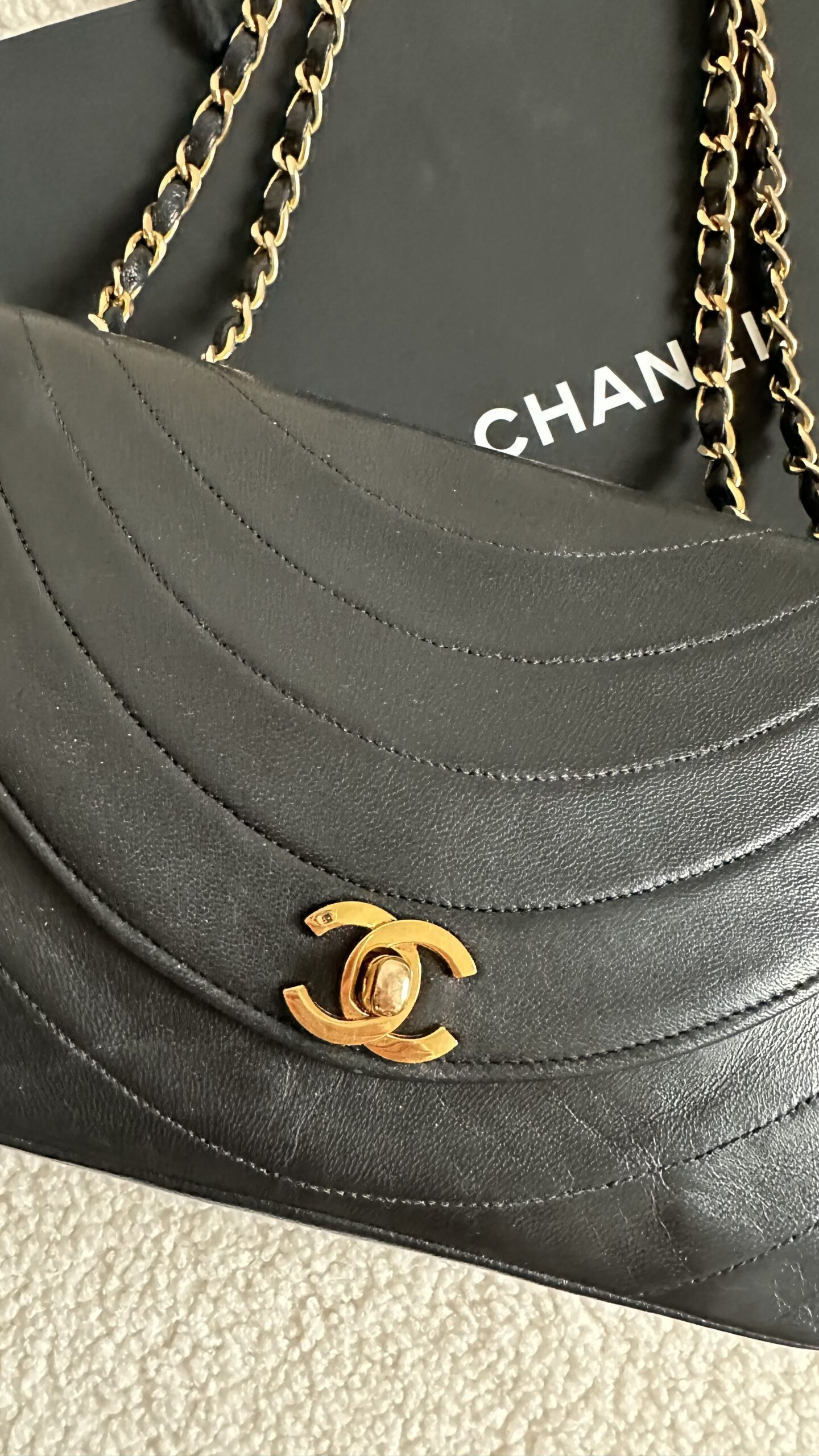 Chanel Half moon box double chain flap bag - obrazek 8