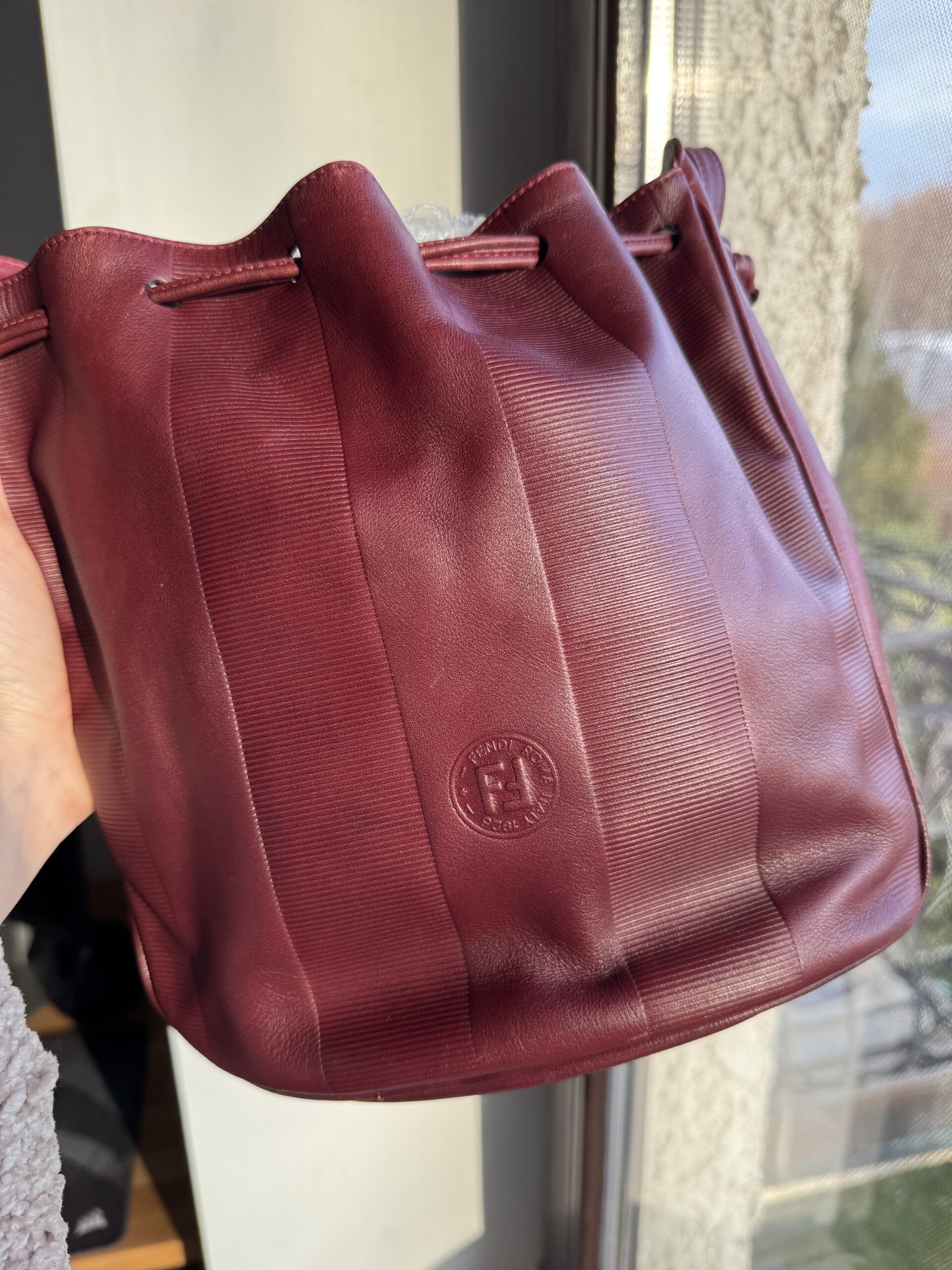 FENDI Vintage Leather Bucket Bag - torebka worek - obrazek 16