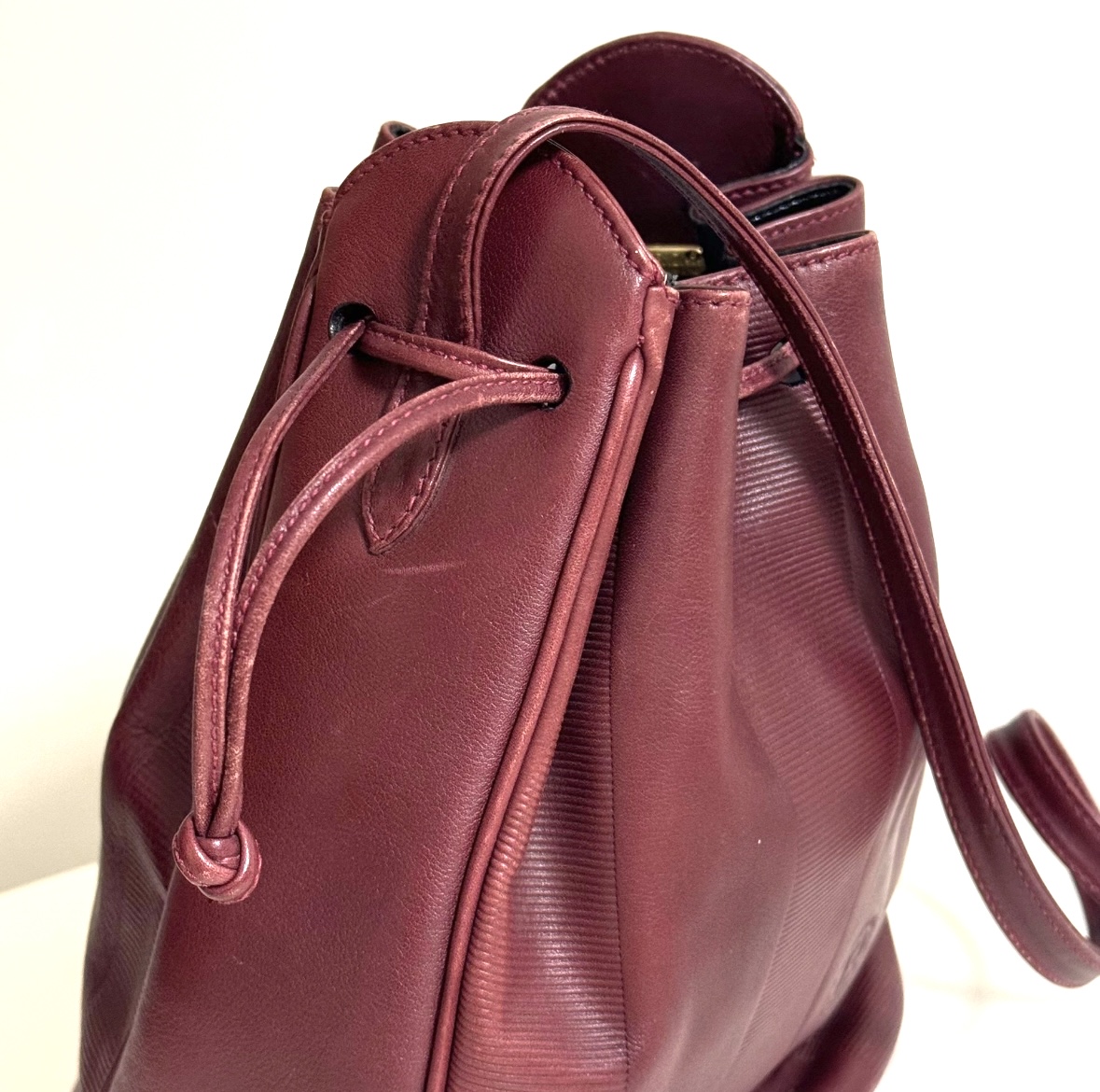 FENDI Vintage Leather Bucket Bag - torebka worek - obrazek 14