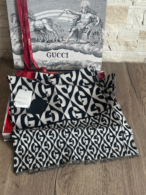 Gucci klasyka szal czarno biały - obrazek 4