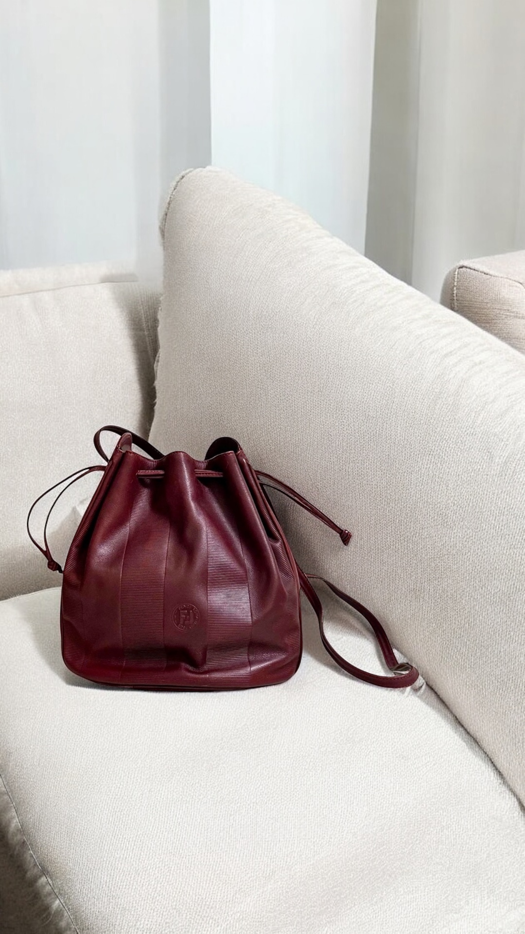 FENDI Vintage Leather Bucket Bag - torebka worek - obrazek 17