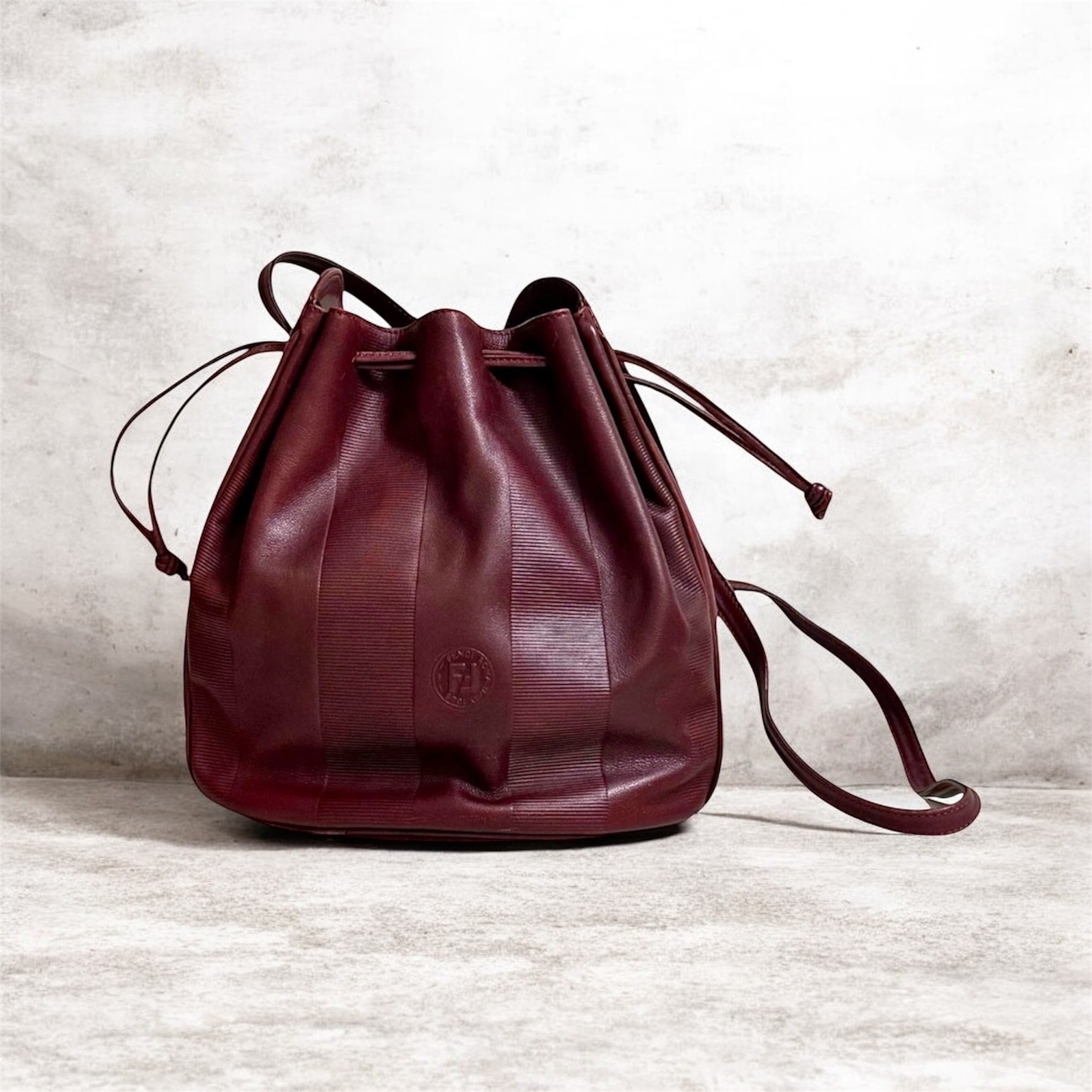 FENDI Vintage Leather Bucket Bag - torebka worek