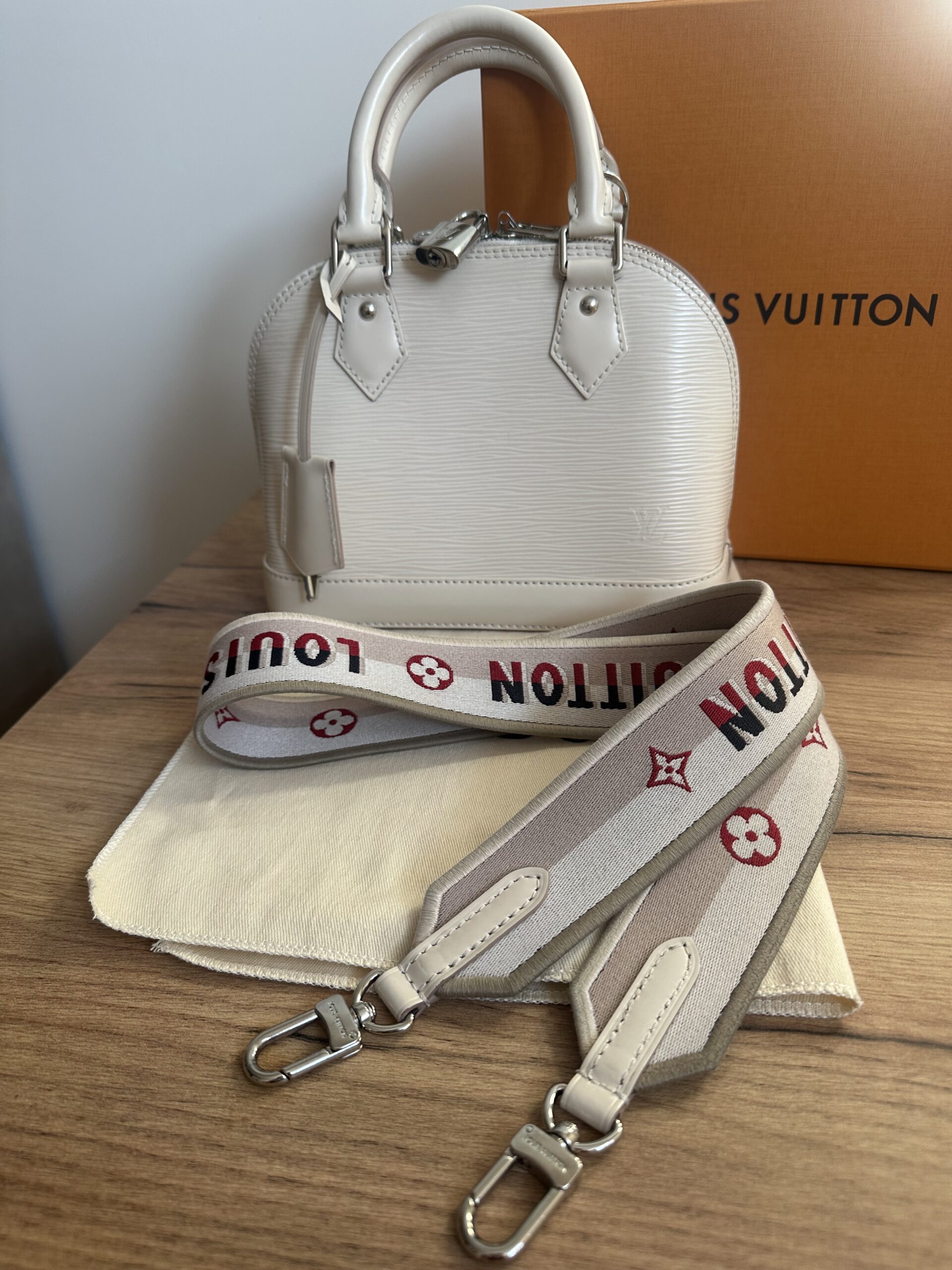 Louis Vuitton Alma epi leather z paskiem