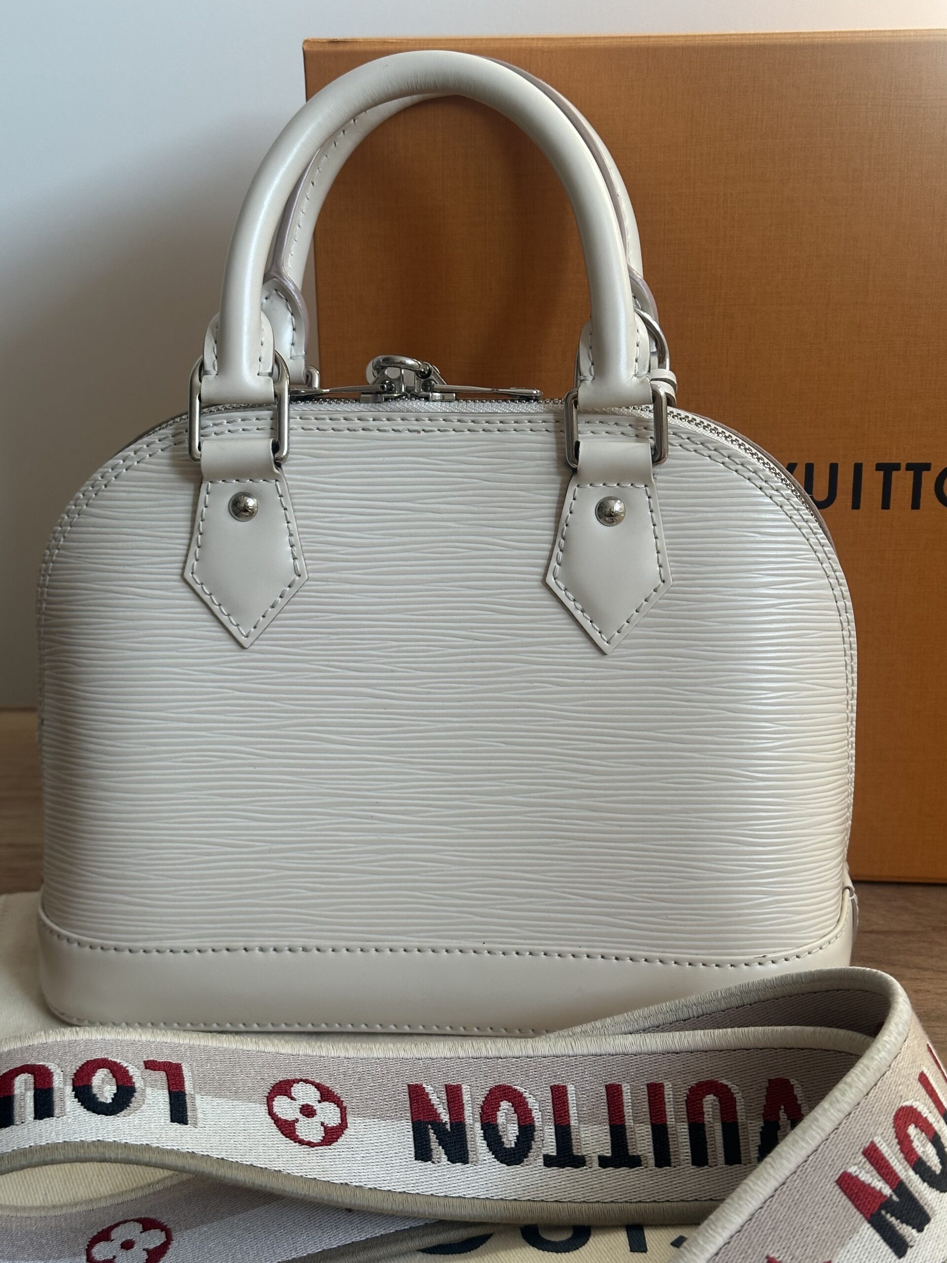 Louis Vuitton Alma epi leather z paskiem - obrazek 2