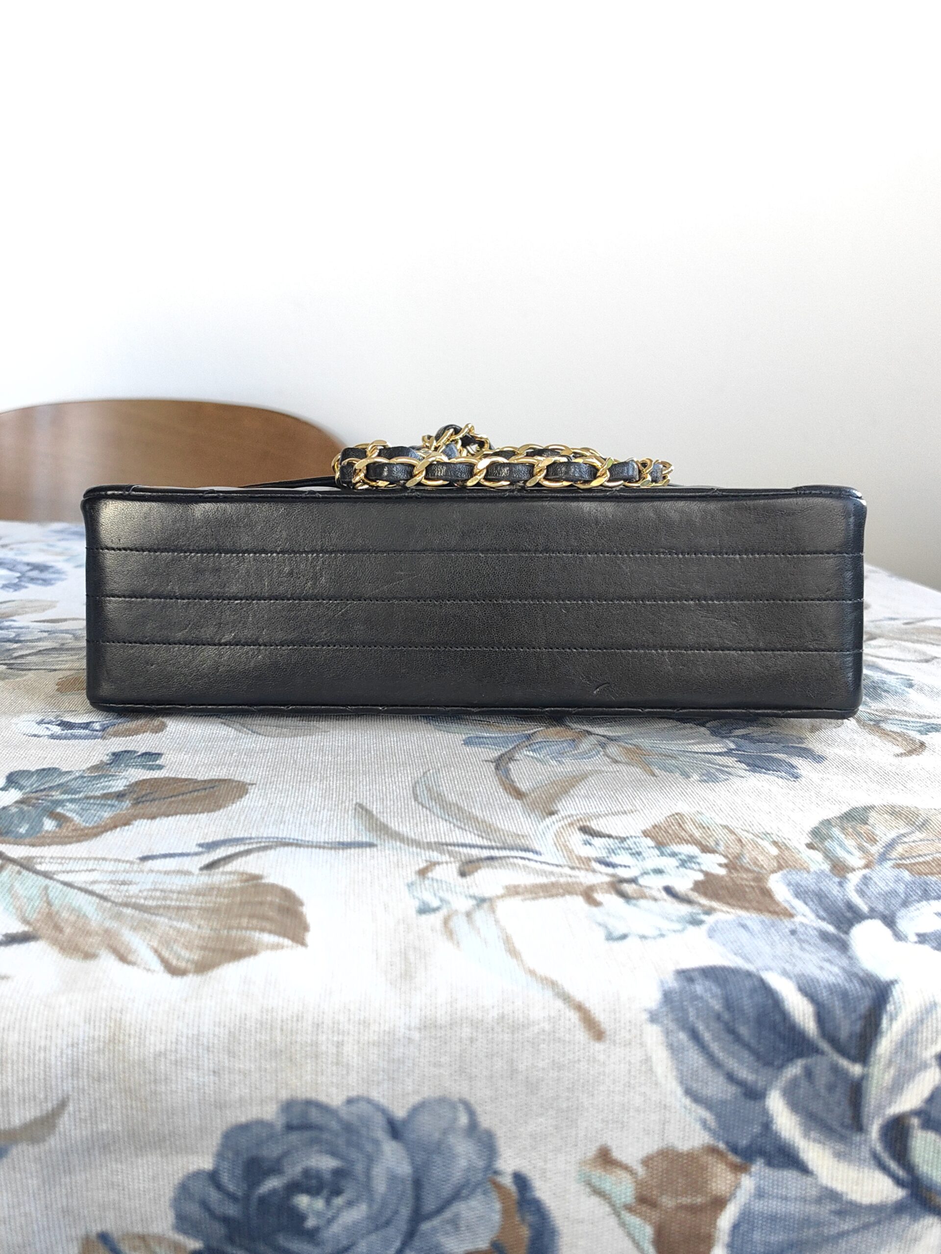 CHANEL medium box flap crossbody bag torebka - obrazek 9