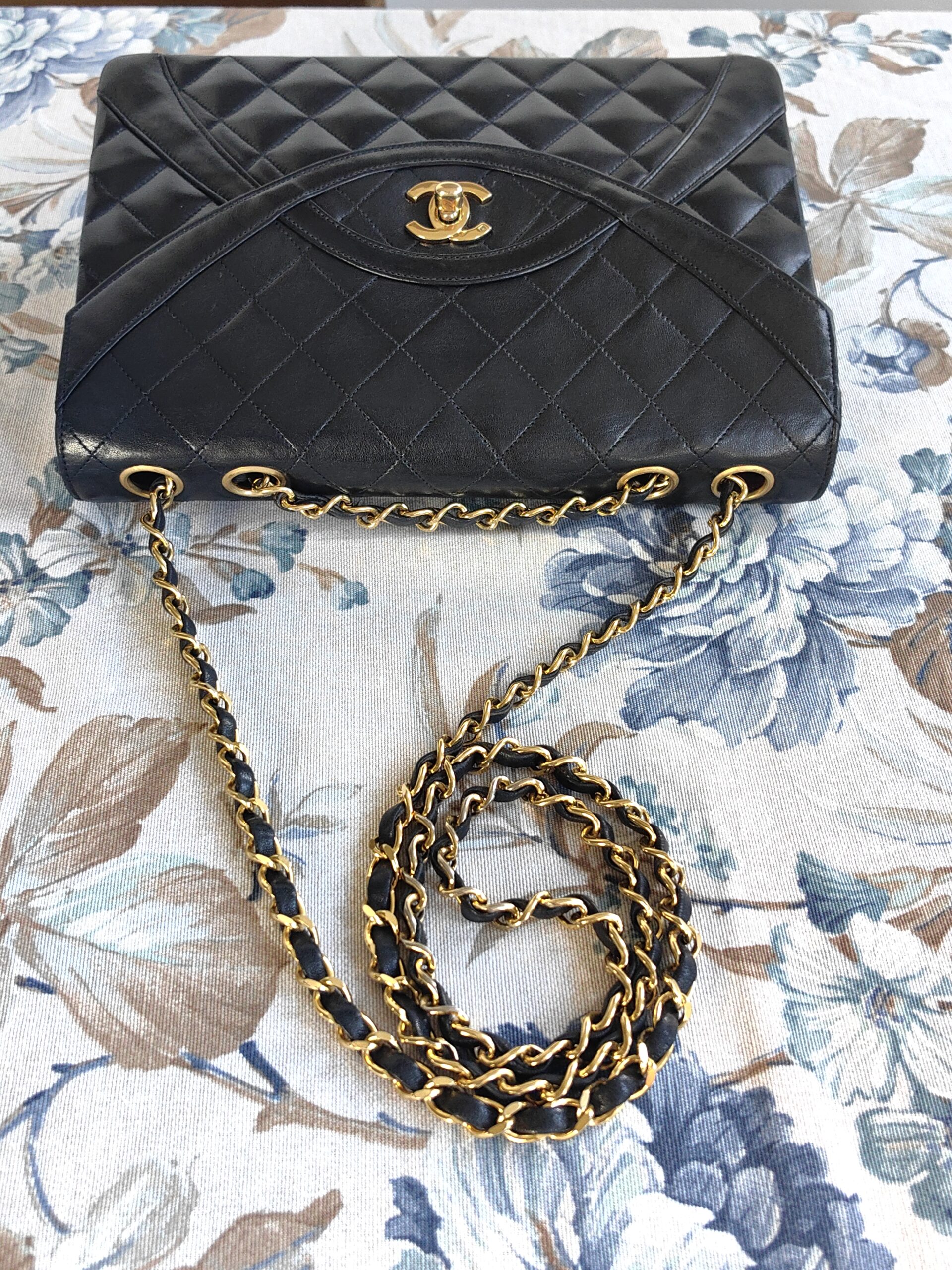 CHANEL medium box flap crossbody bag torebka - obrazek 10