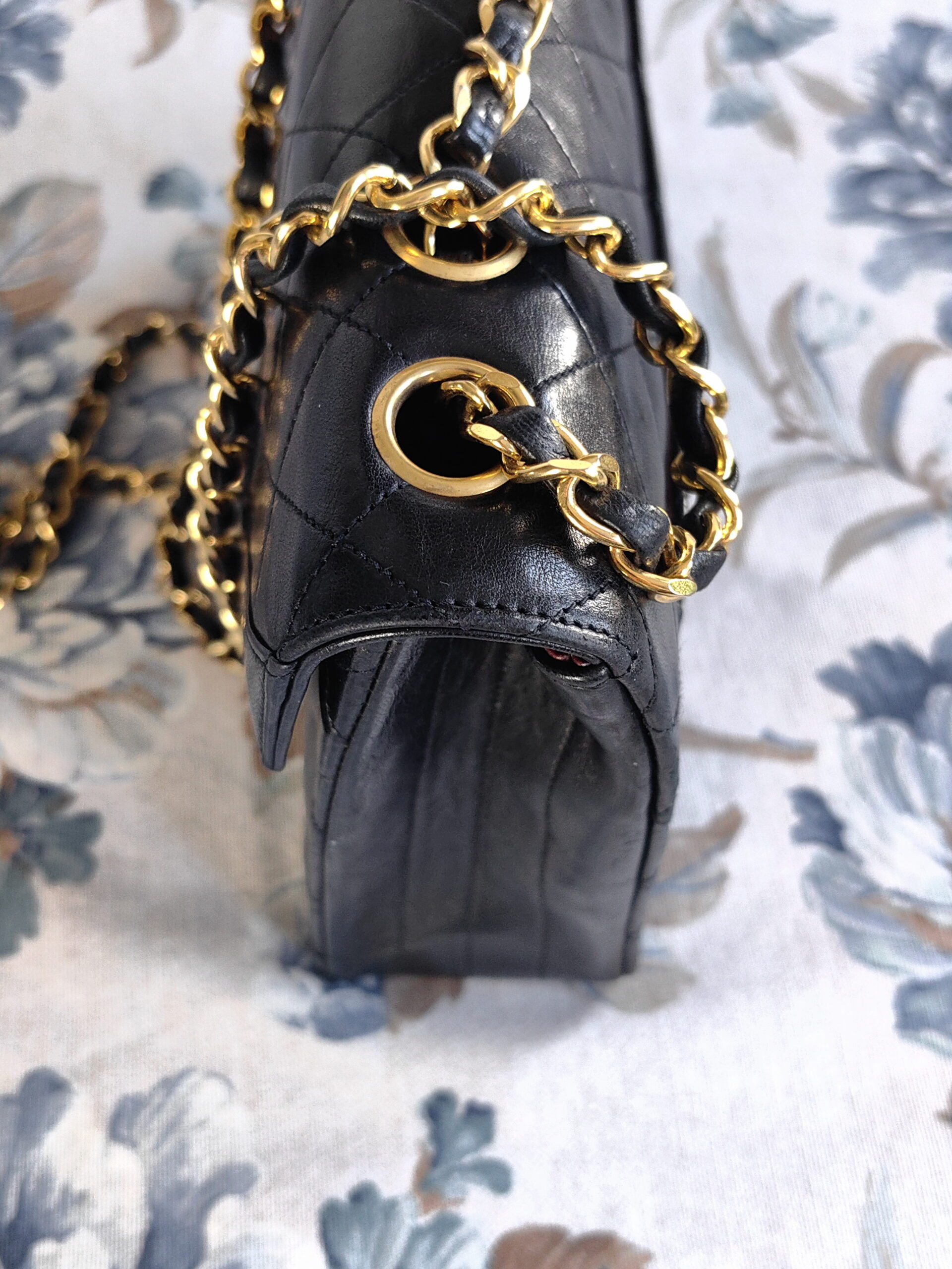 CHANEL medium box flap crossbody bag torebka - obrazek 11