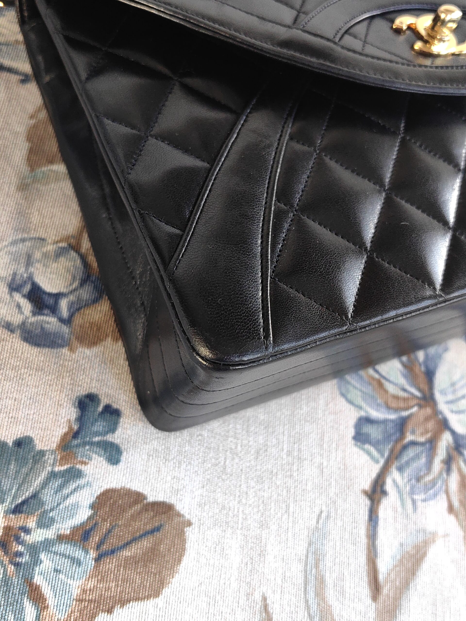 CHANEL medium box flap crossbody bag torebka - obrazek 13