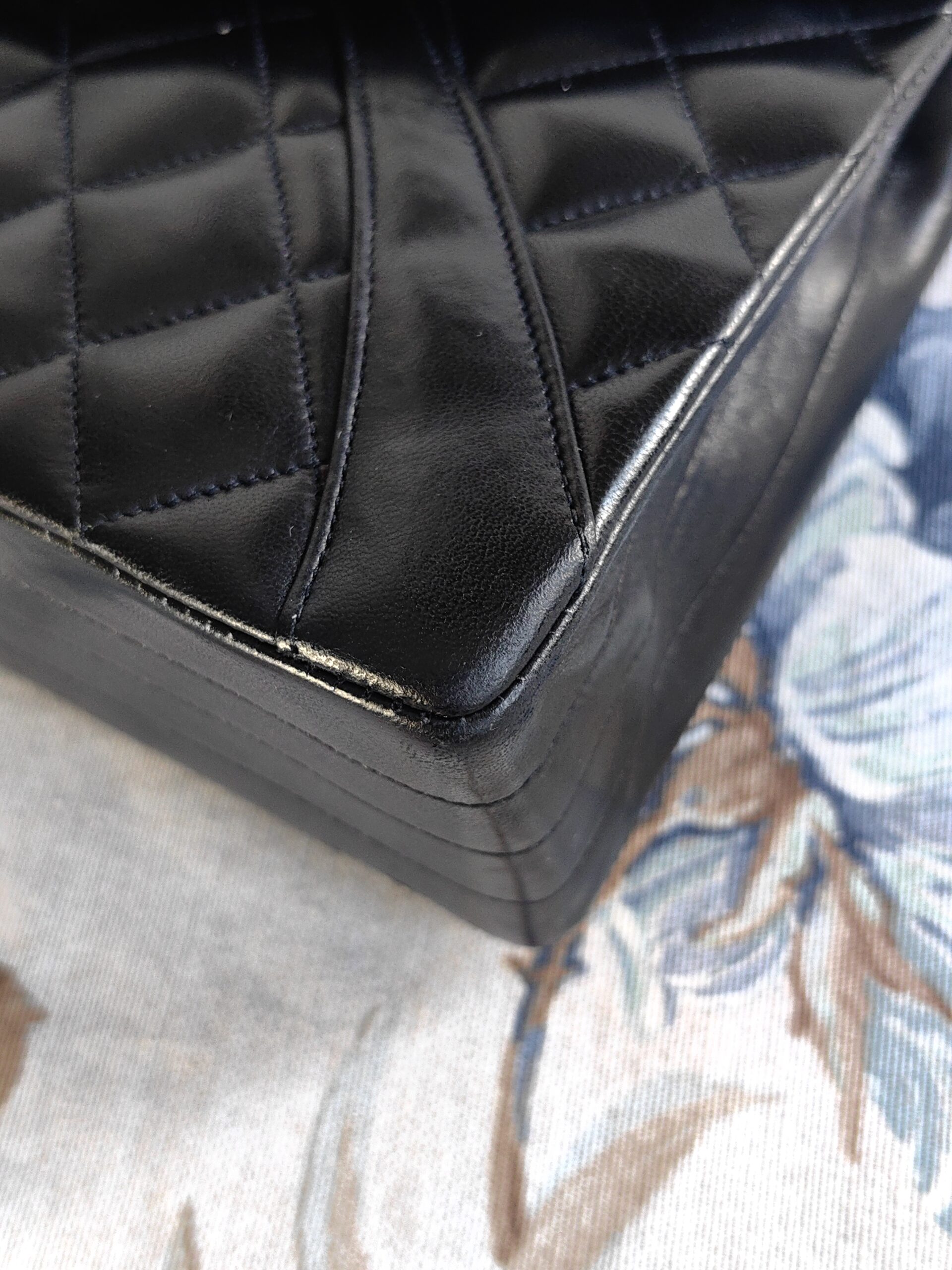 CHANEL medium box flap crossbody bag torebka - obrazek 14