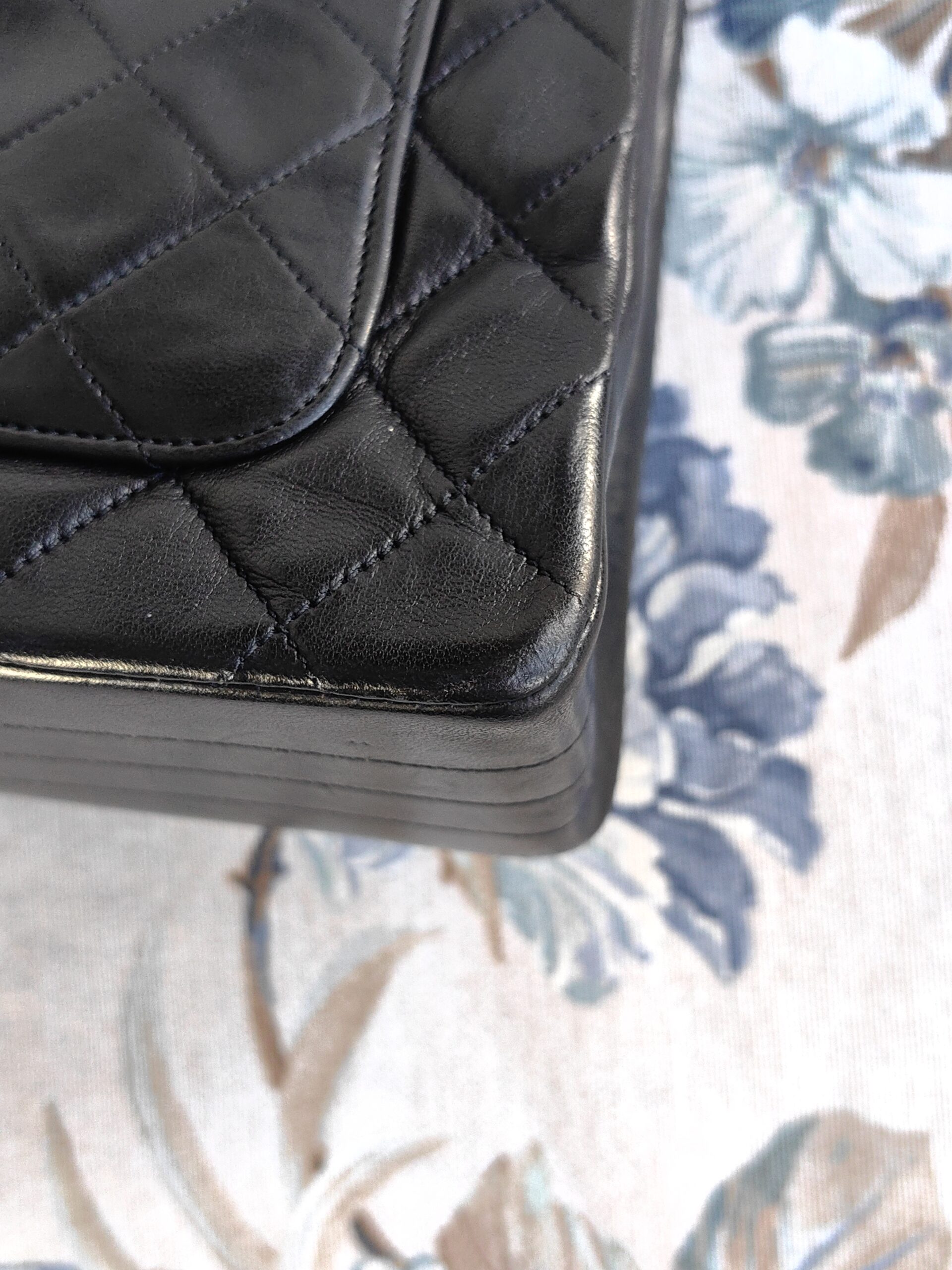 CHANEL medium box flap crossbody bag torebka - obrazek 16