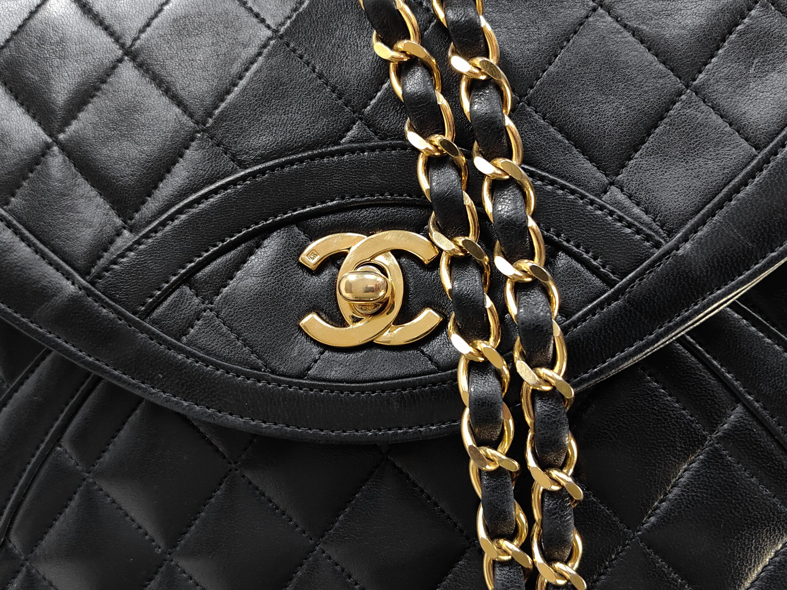 CHANEL medium box flap crossbody bag torebka - obrazek 17