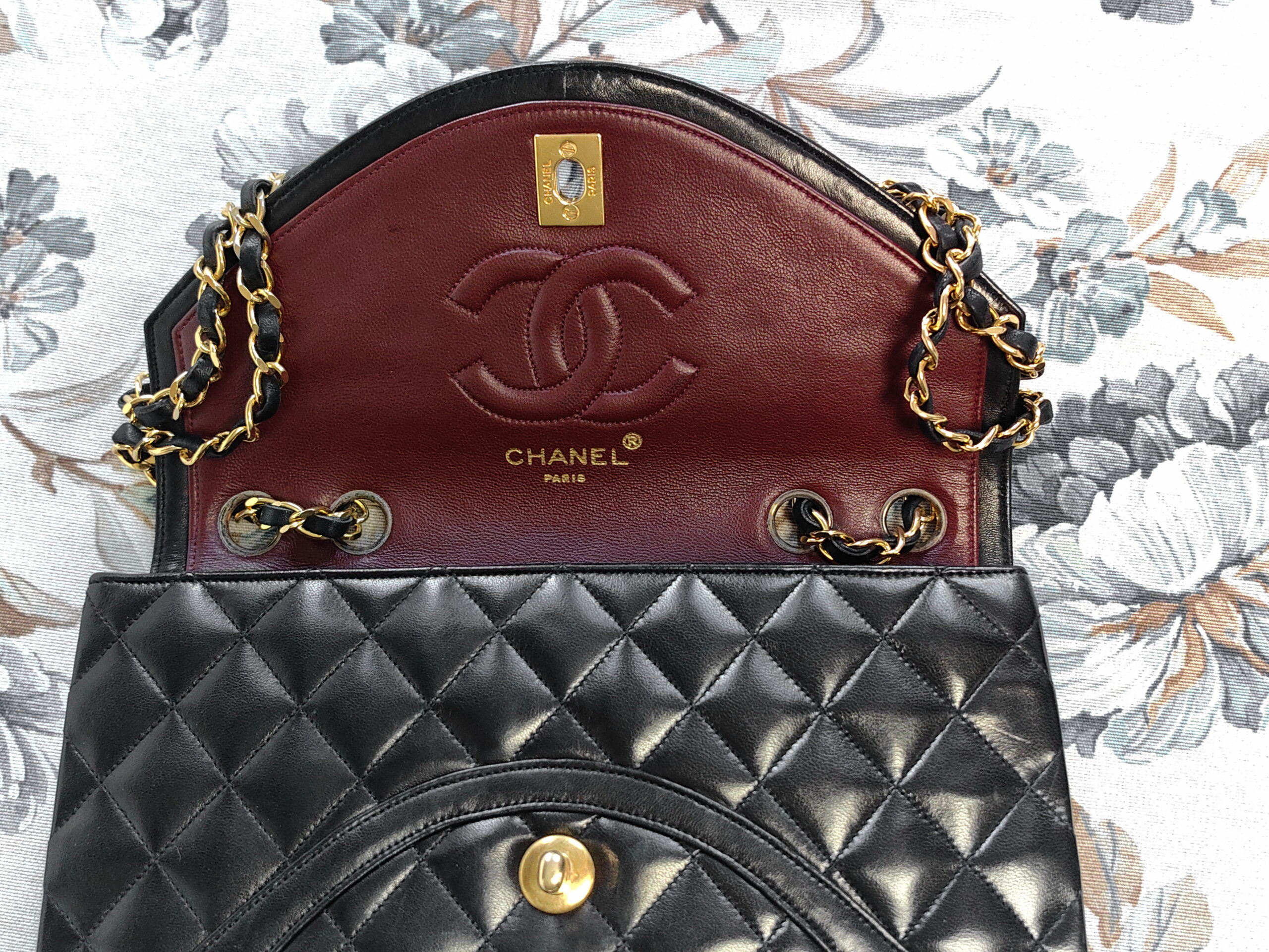CHANEL medium box flap crossbody bag torebka - obrazek 19