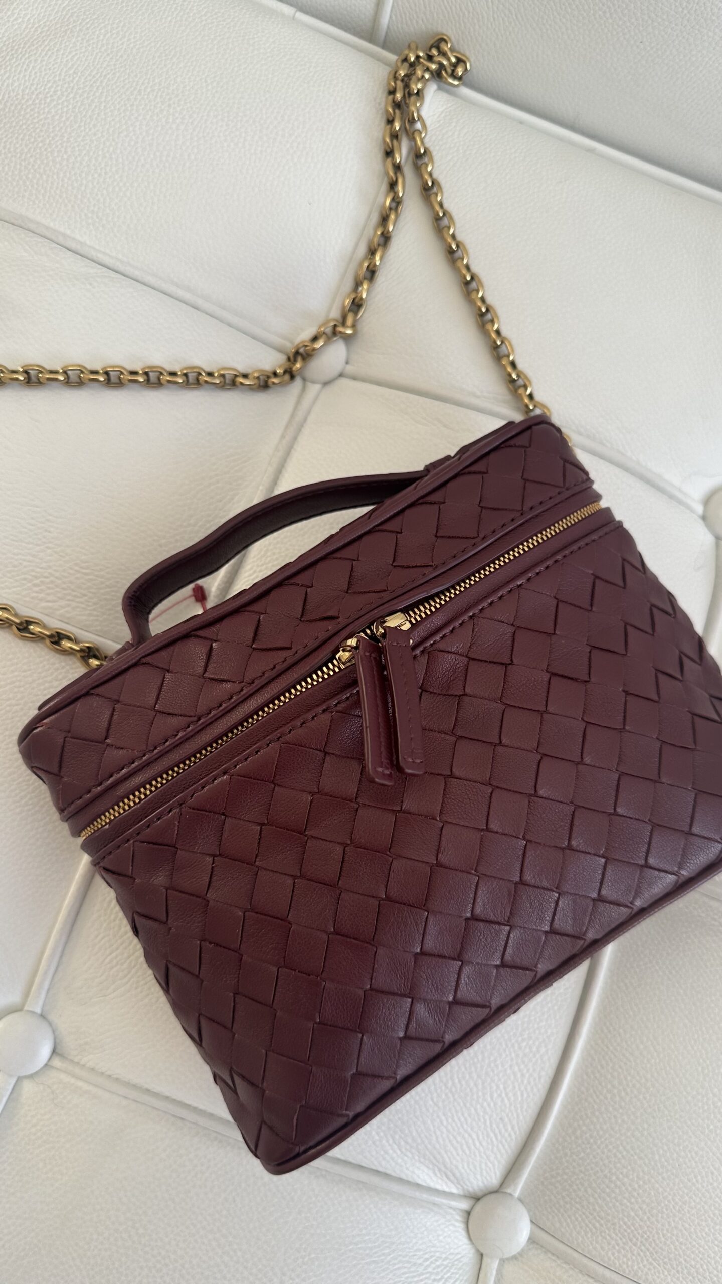 Bottega Veneta Soft Vanity bordowy kuferek - obrazek 4