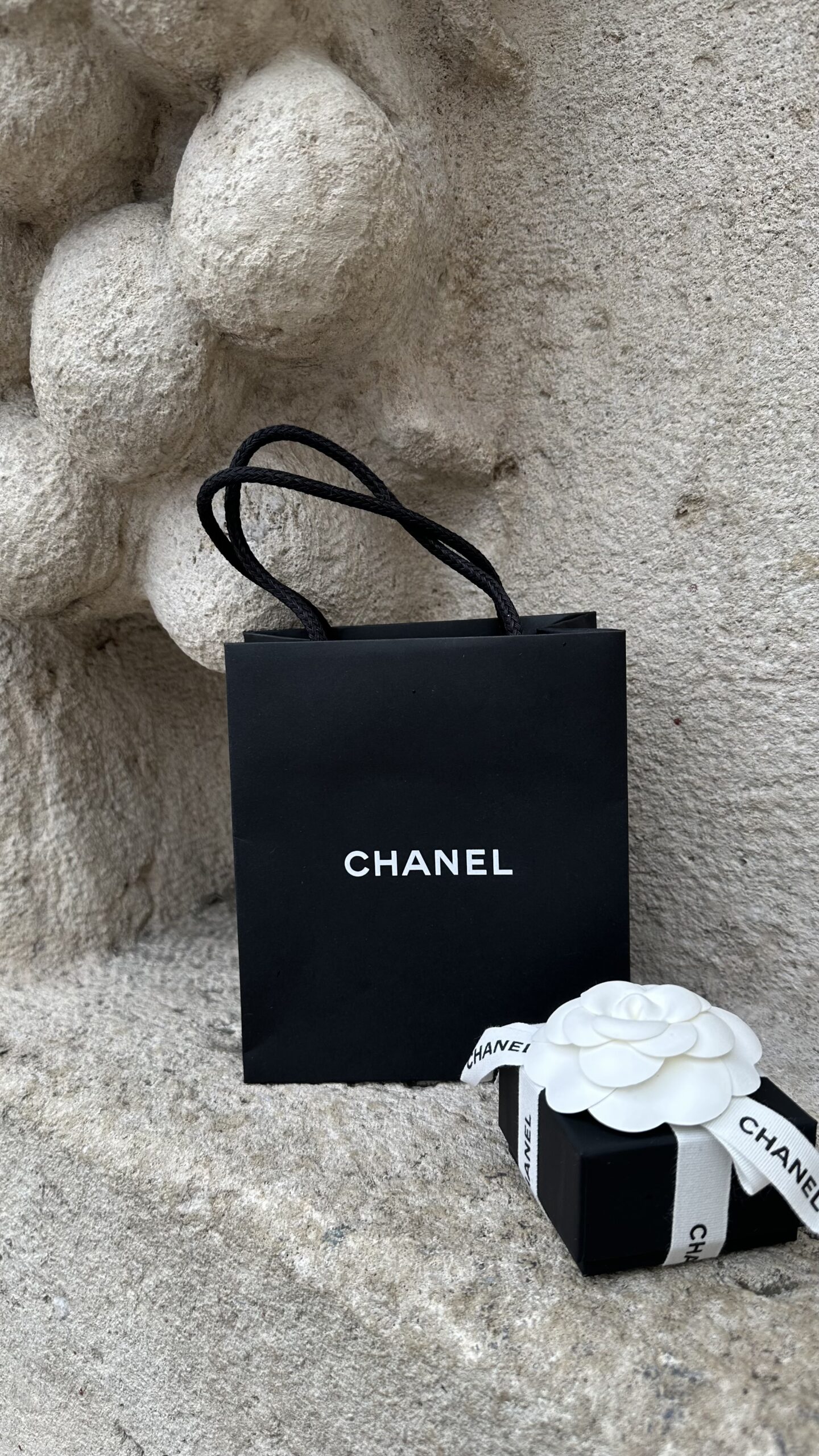 Chanel klasyczne kolczyki w kolorze złota nowe - obrazek 4