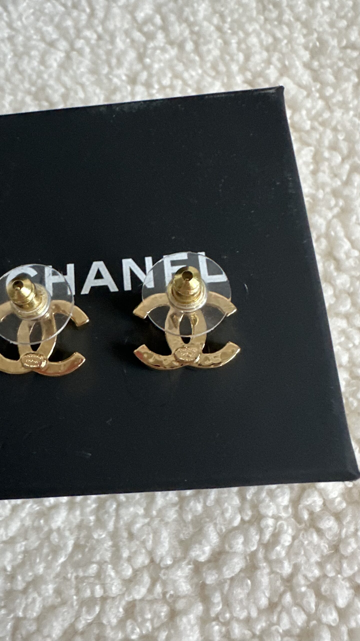Chanel kolczyki złoto i czarna emalia - obrazek 5