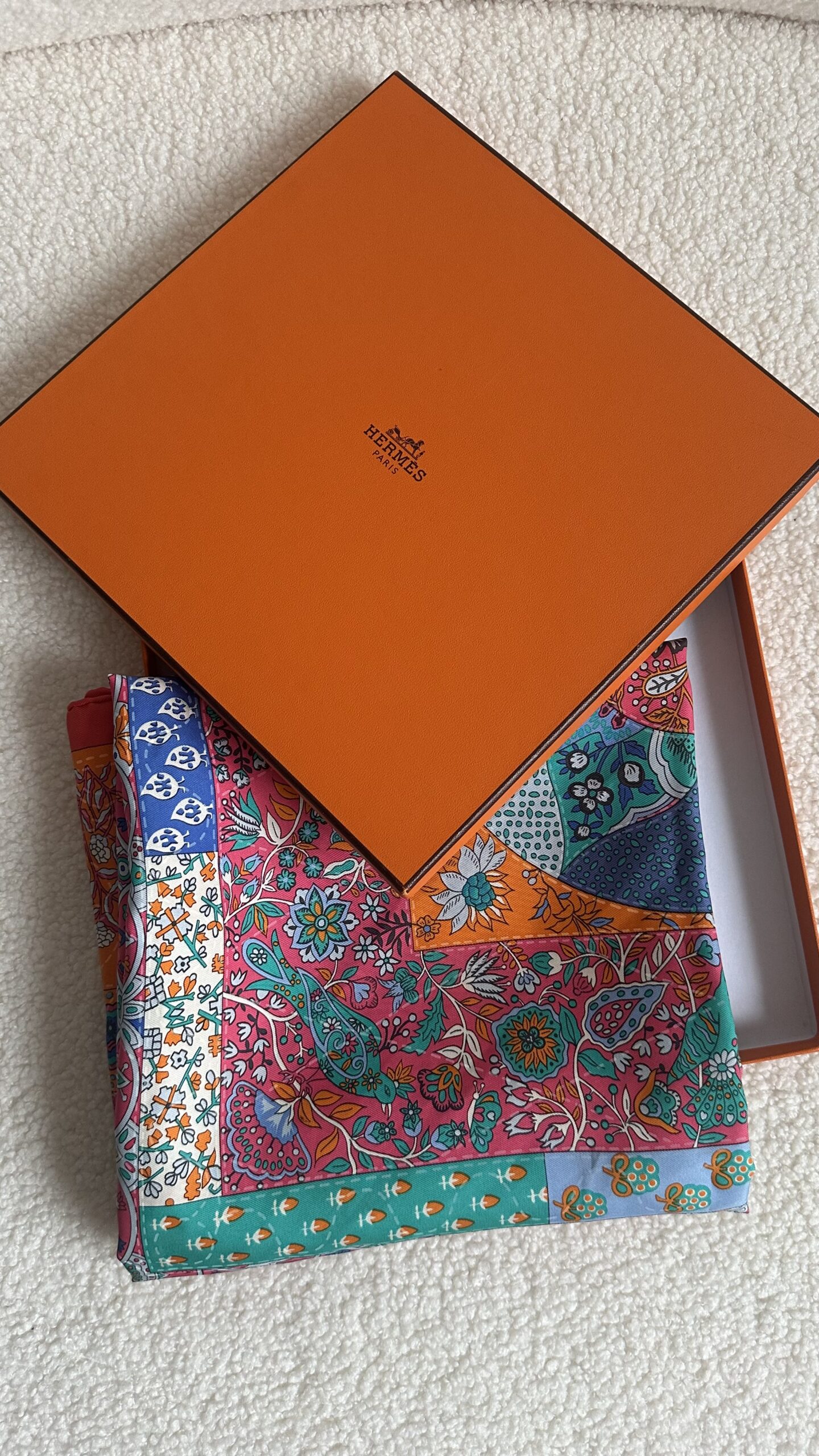 Hermes apaszka jedwabna chusta kolorowa
