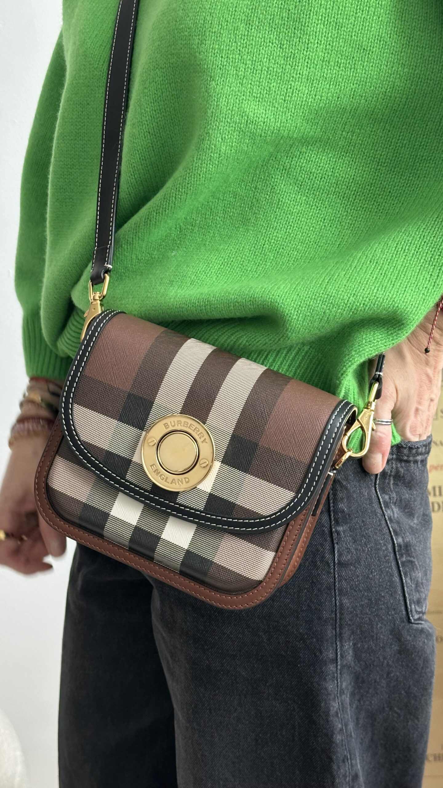 Burberry Elizabeth small listonoszka - obrazek 9