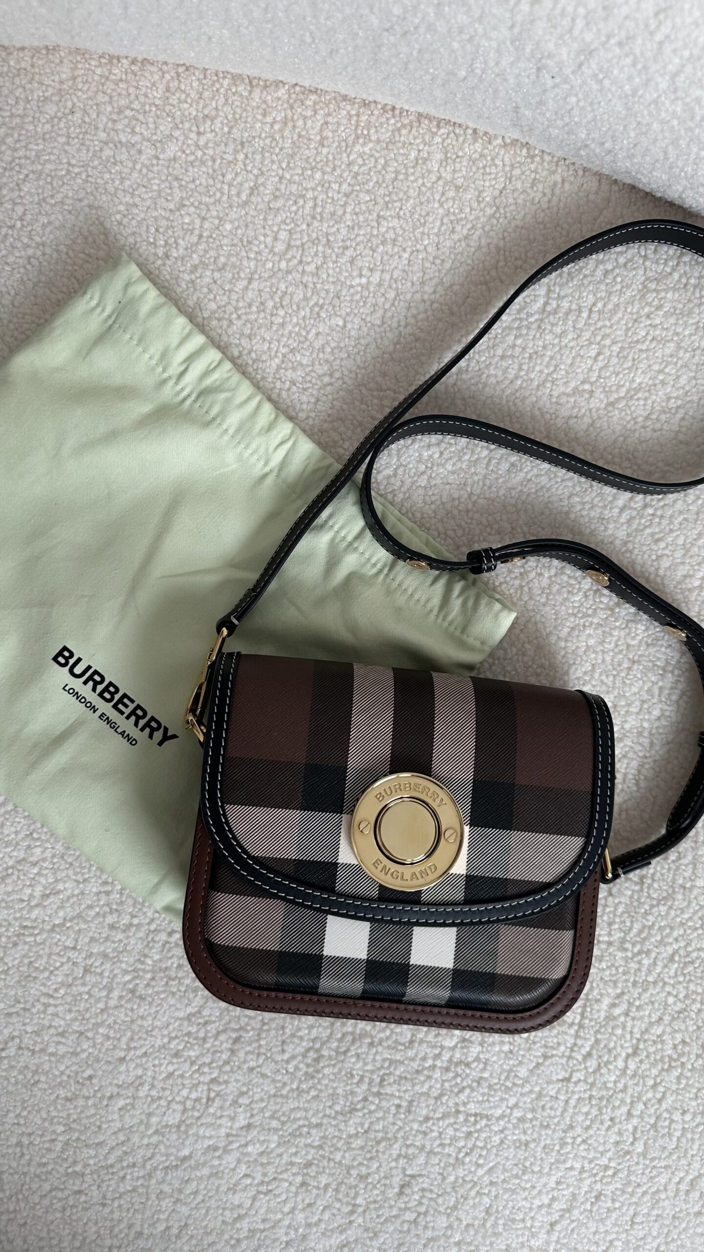 Burberry Elizabeth small listonoszka