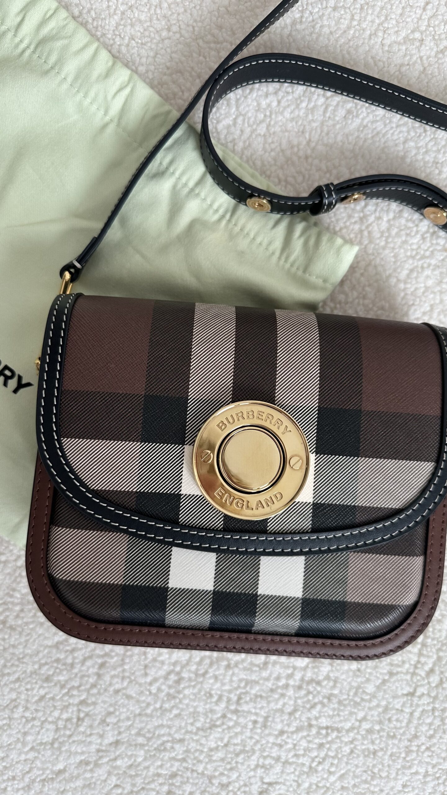 Burberry Elizabeth small listonoszka - obrazek 2