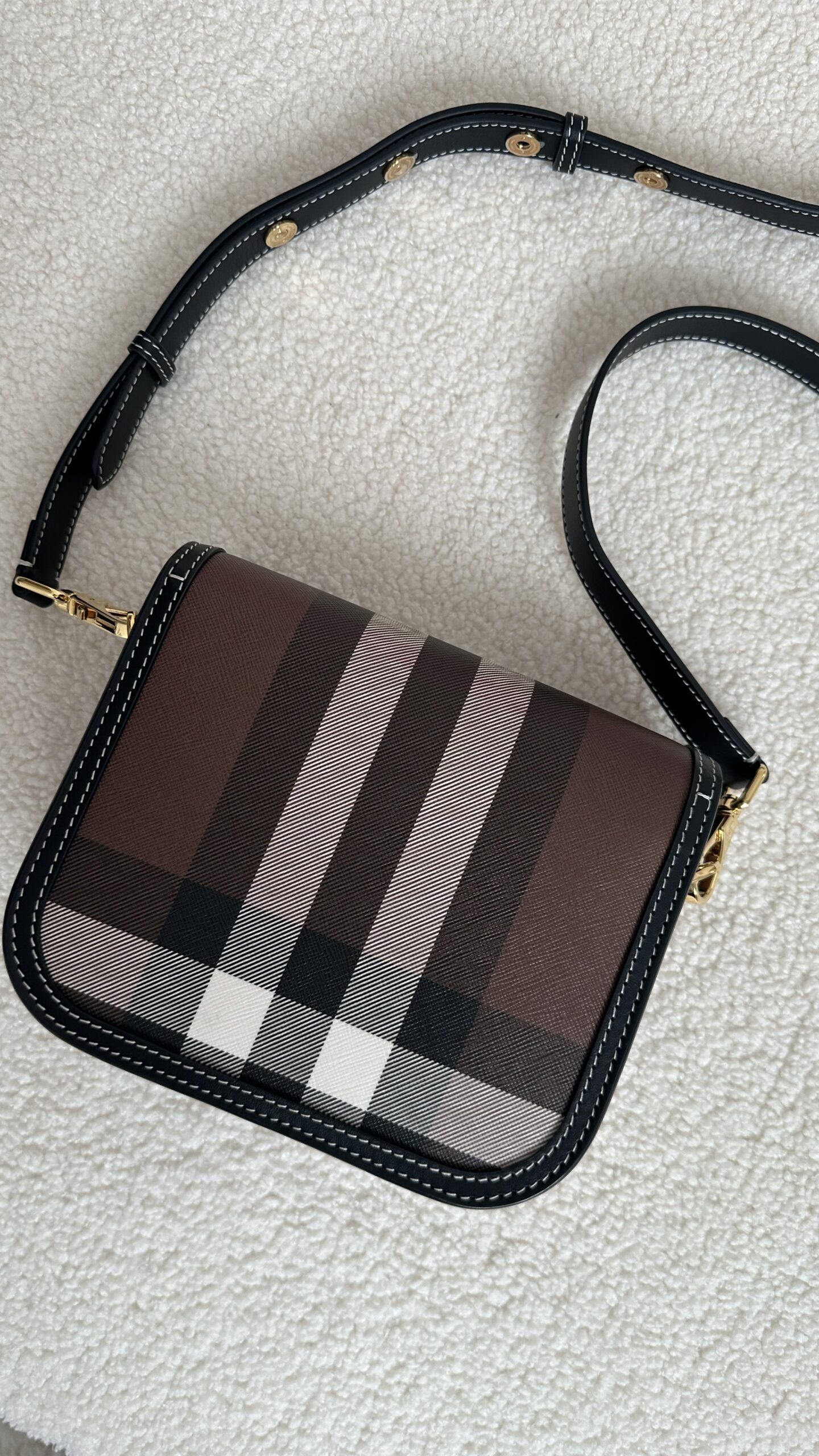 Burberry Elizabeth small listonoszka - obrazek 6
