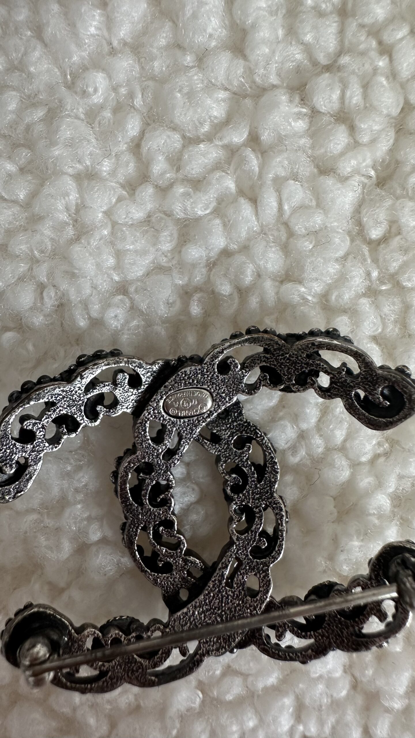 Chanel broszka srebro postarzałe i kamienie - obrazek 5