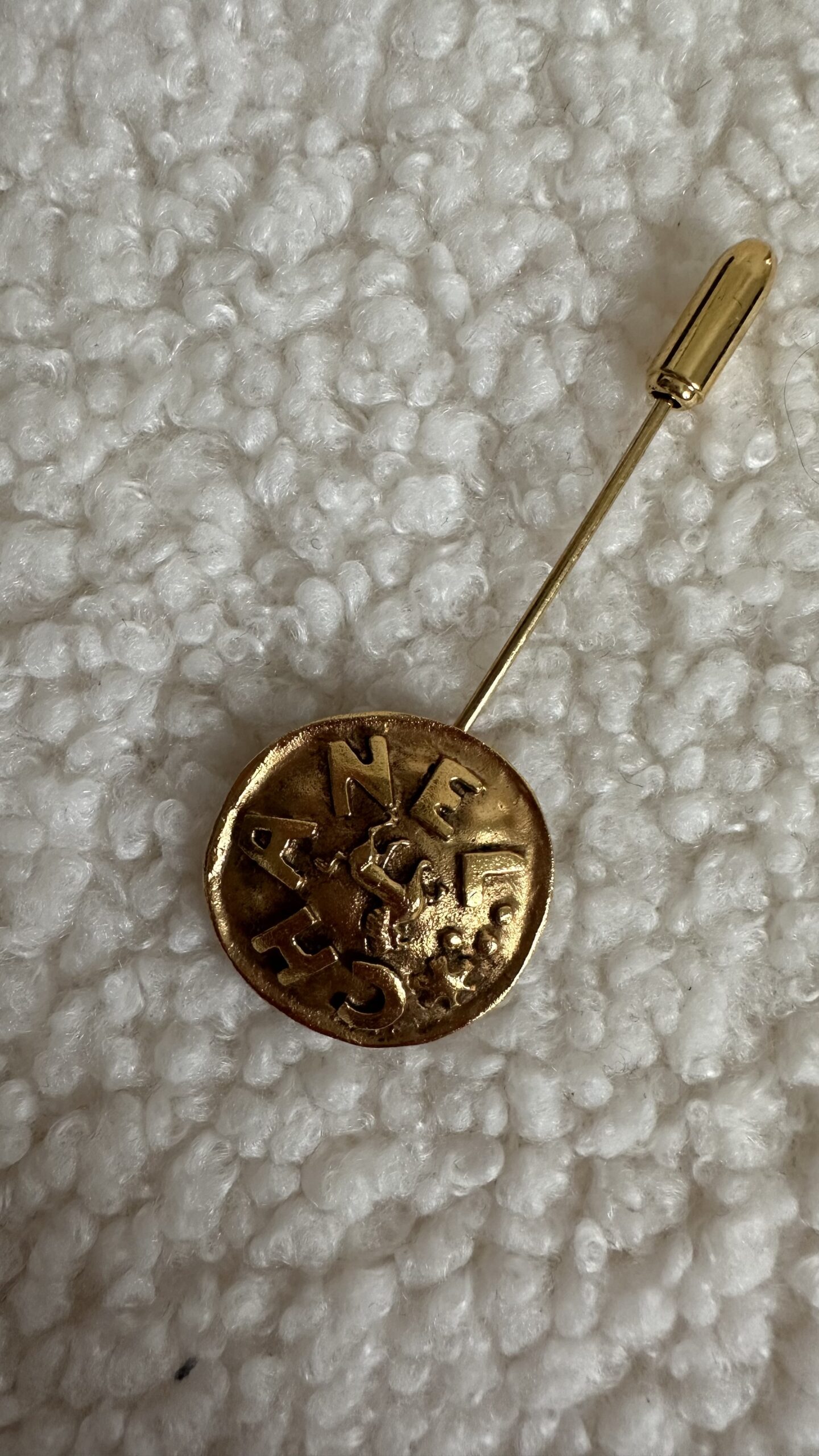 Chanel broszka szpilka vintage złoto 24 karat - obrazek 3